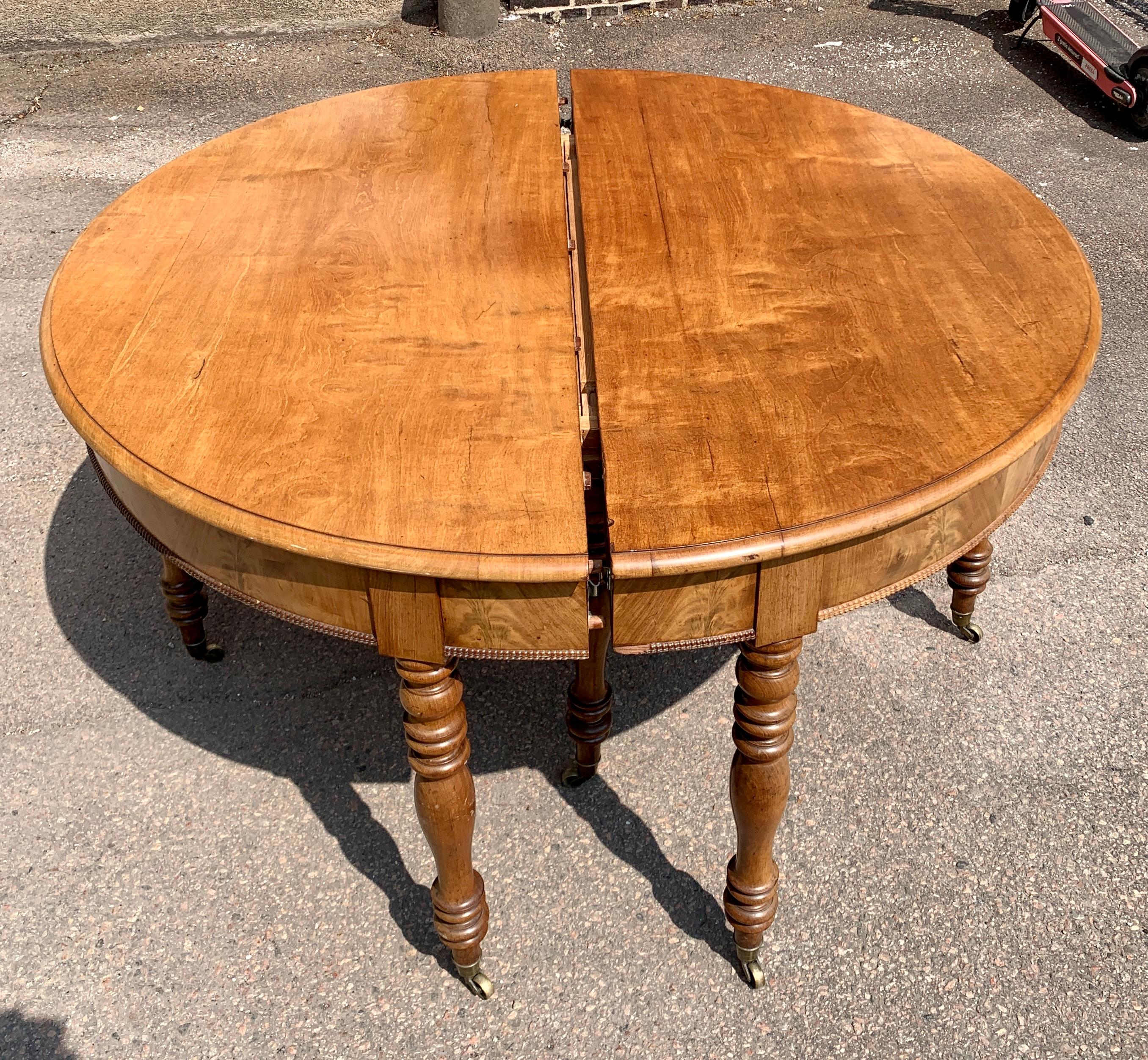 Swedish Biedermeier Long Dining Table in Mahogany 2