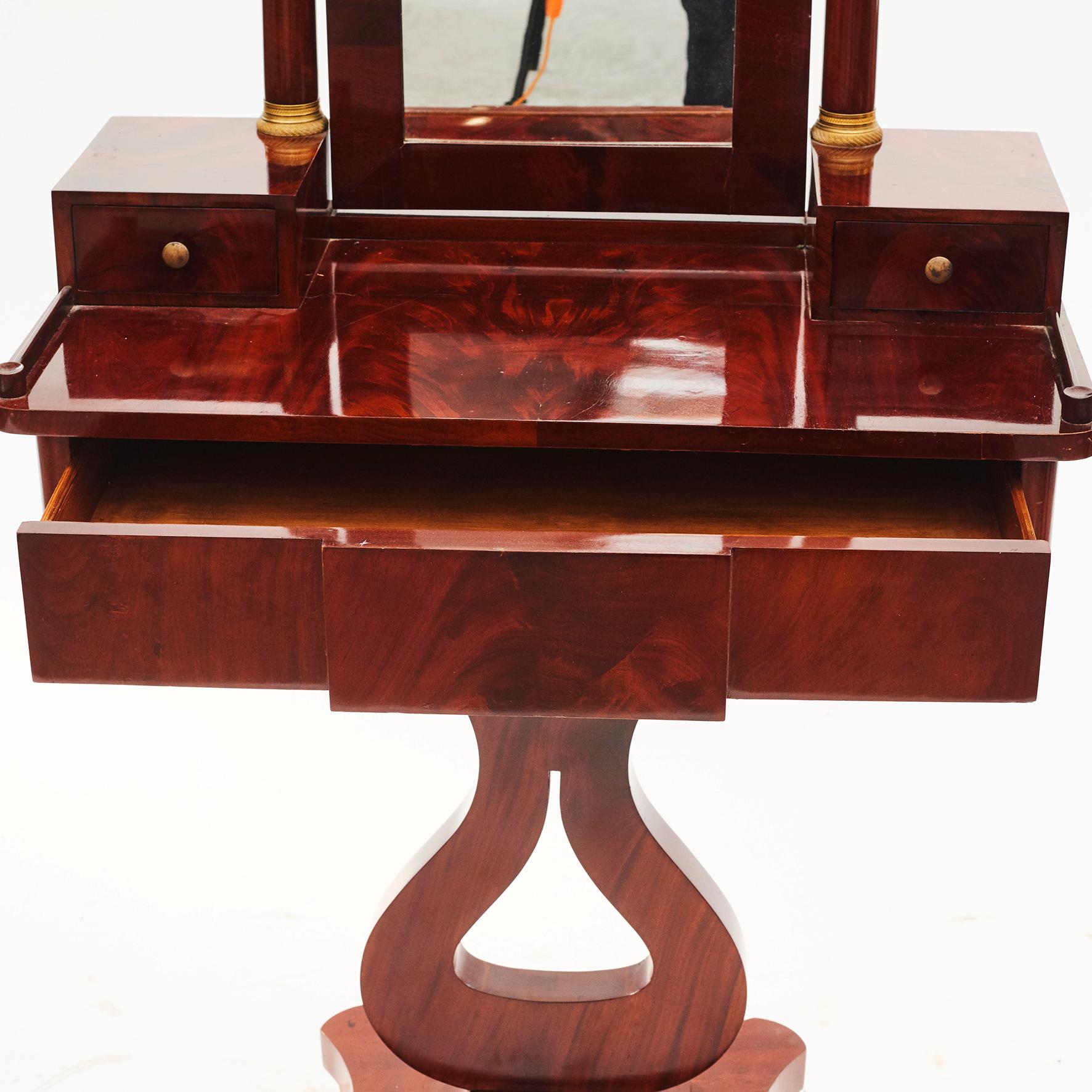 Swedish Biedermeier Mahogany Dressing Table, circa 1820 For Sale 4