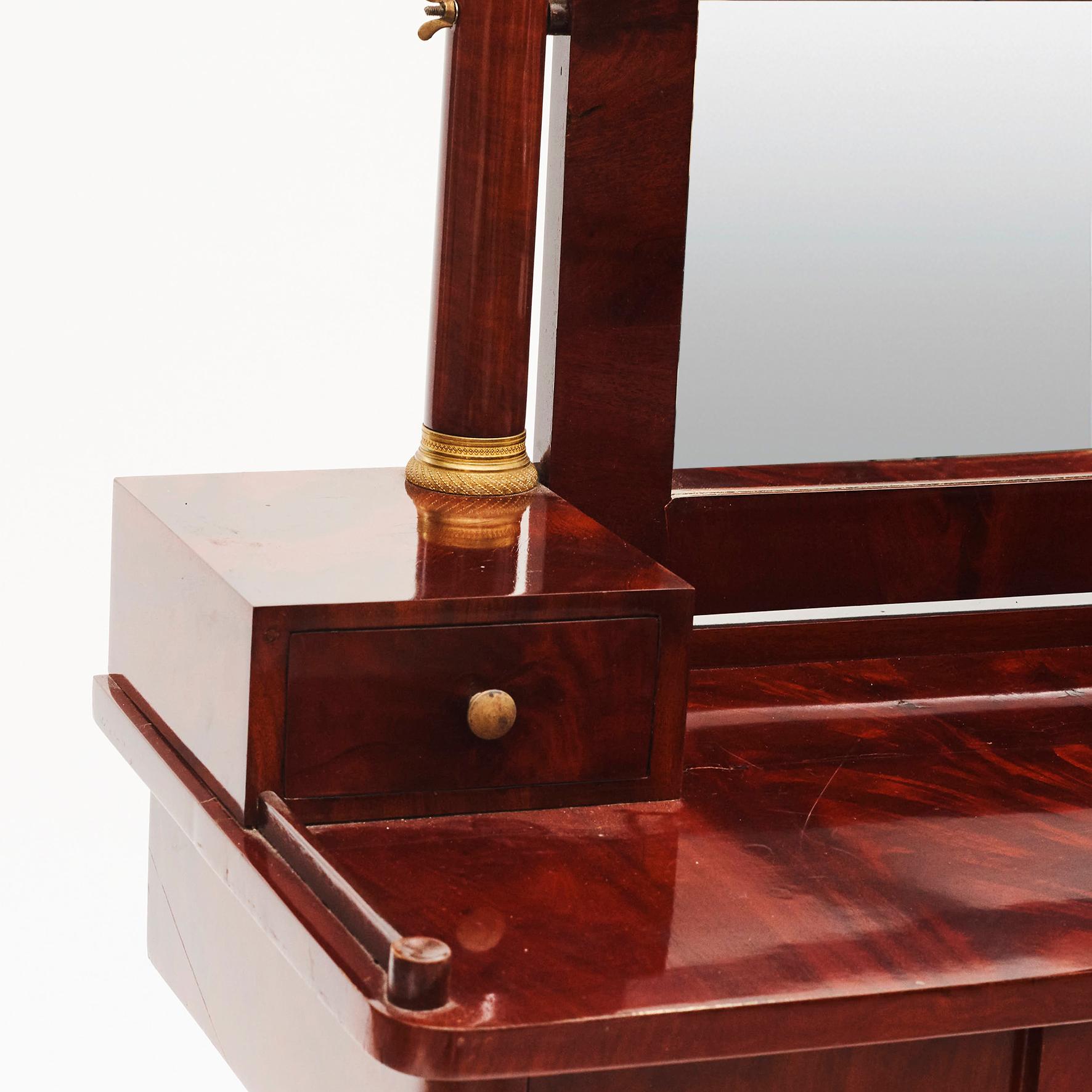 Swedish Biedermeier Mahogany Dressing Table, circa 1820 In Good Condition For Sale In Kastrup, DK