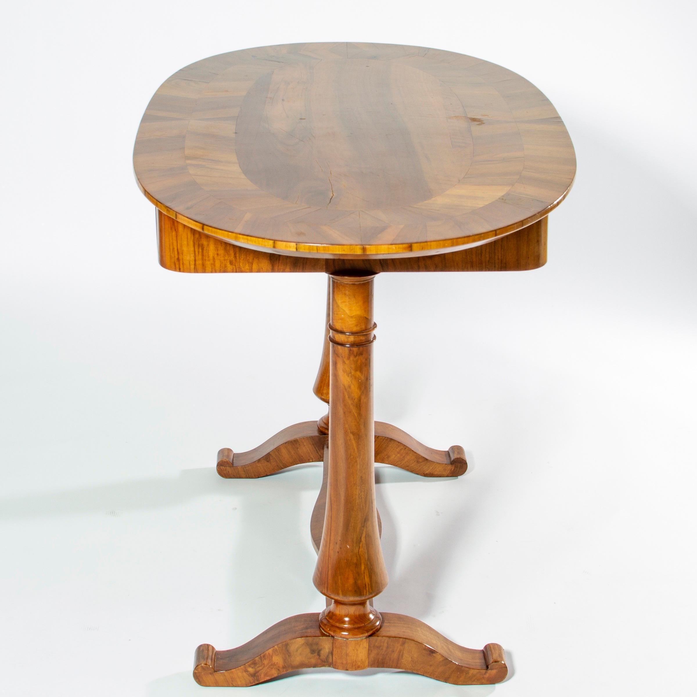 Swedish Biedermeier Oval Desk or Table with Drawer, 19th Century, Sweden  In Good Condition For Sale In Miami, FL