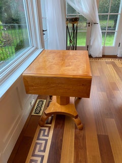 Tavolo svedese con piedistallo a ribalta in betulla in stile Biedermeier, XX secolo