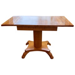 Table suédoise de style Biedermeier à piédestal en bouleau à abattants, 20ème siècle