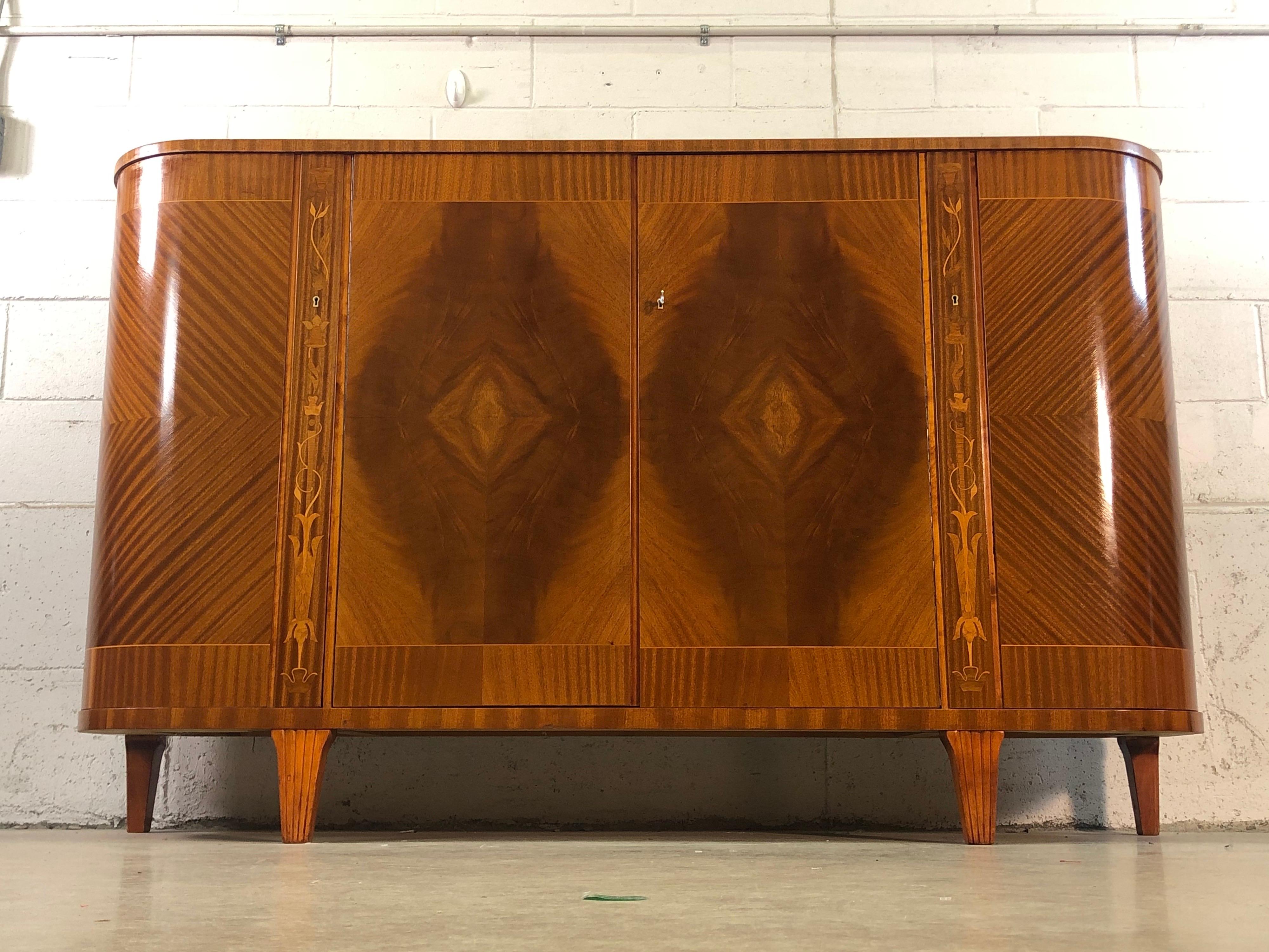 Swedish Biedermeier Tiger Maple Demilune Buffet Server In Good Condition In Amherst, NH