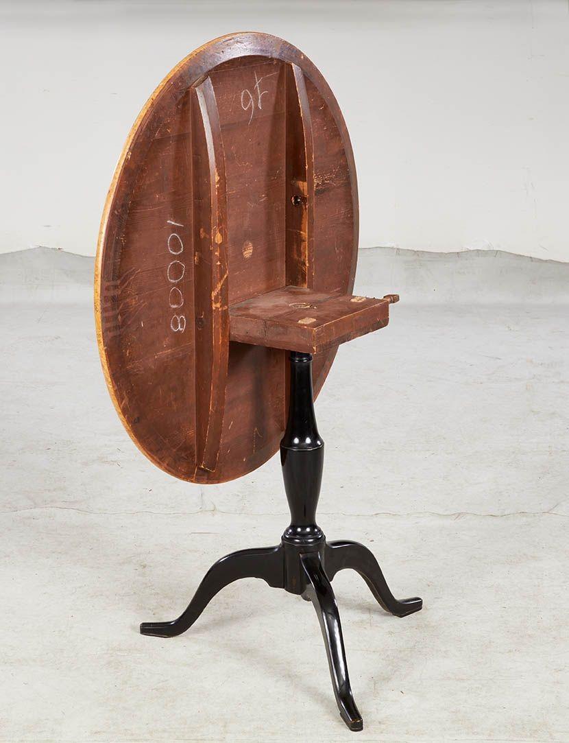 Table tripode en bouleau suédois Bon état - En vente à Greenwich, CT