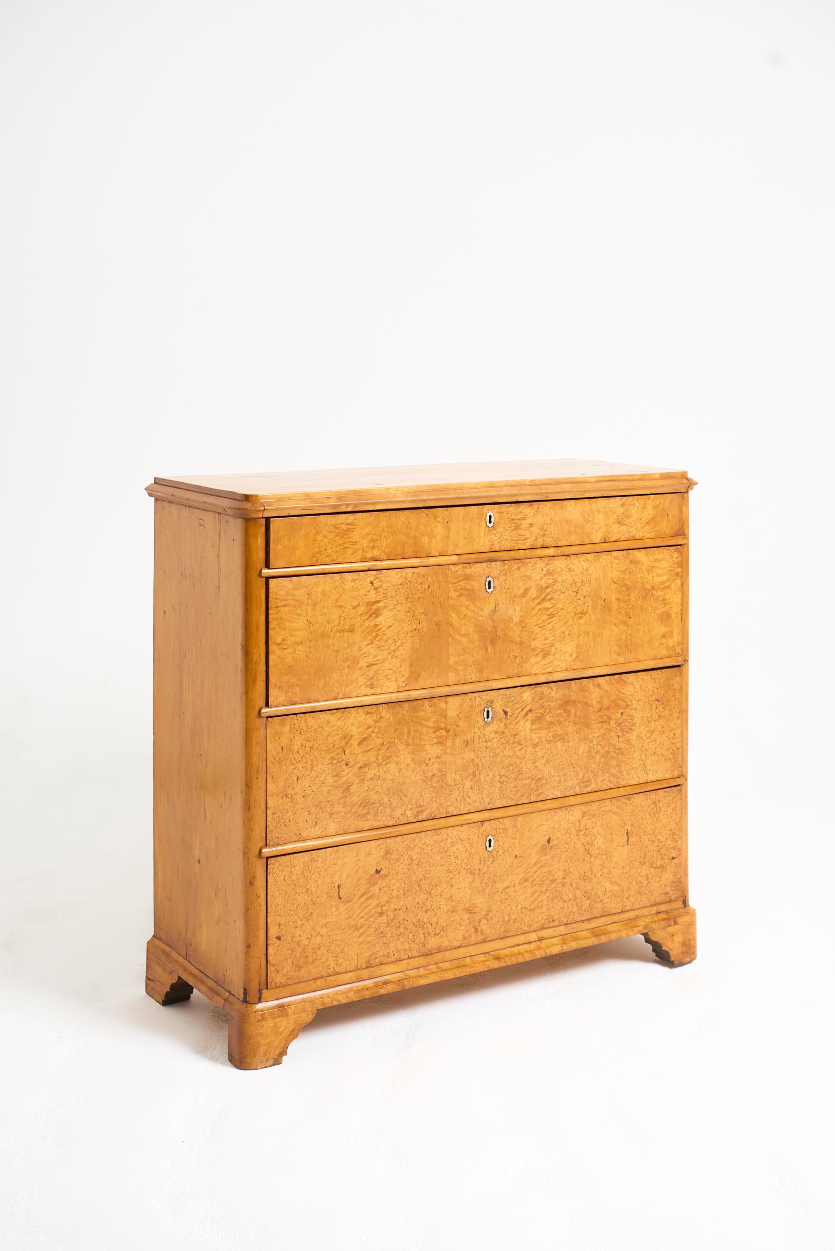 A birch chest of drawers
Sweden, mid 19th Century
102 cm high by 106 cm wide by 43 cm depth.