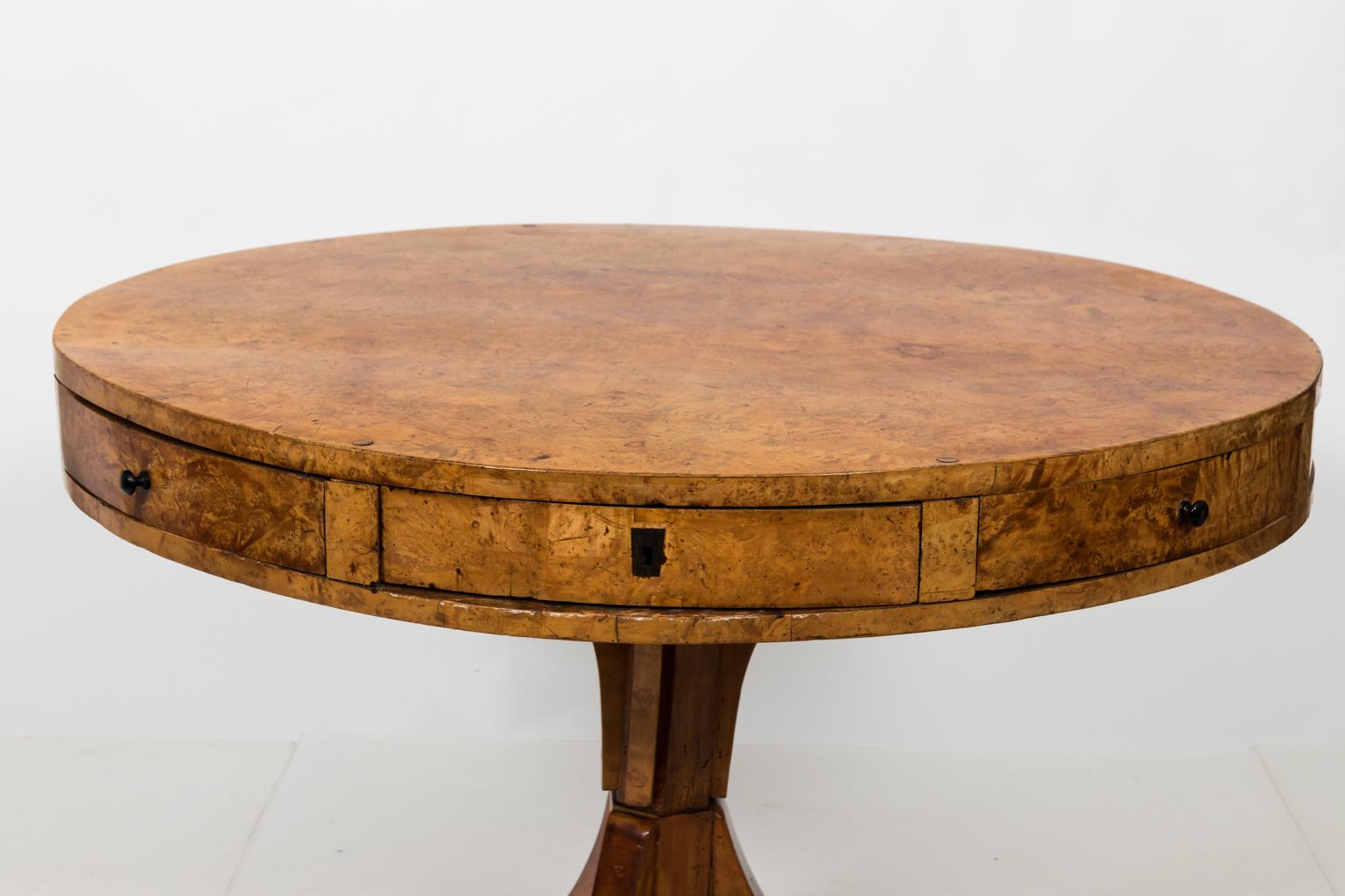 Swedish Birchwood Center Table, circa 1890 (Birke) im Angebot