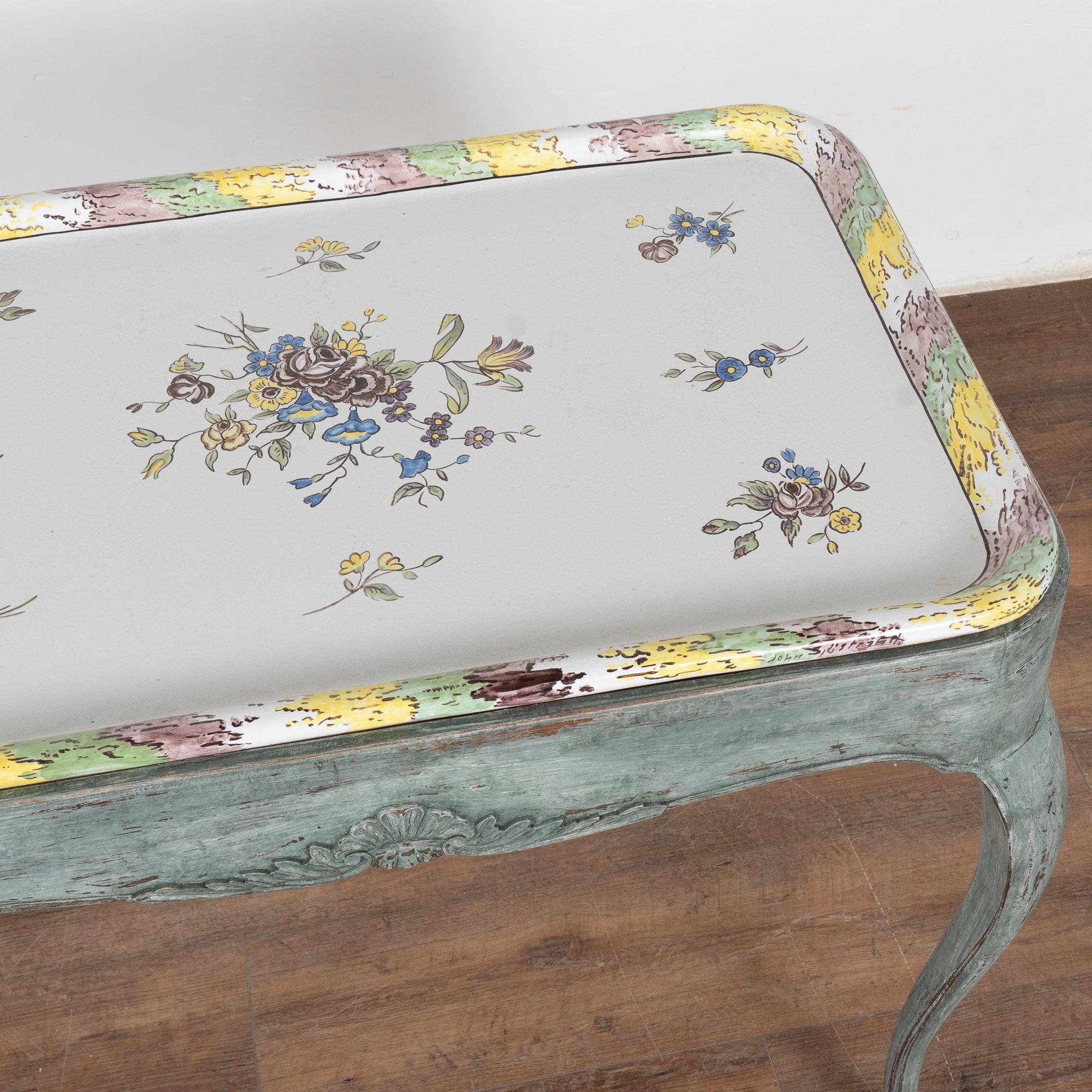 Swedish Blue Gustavian Side Table Tea Table with Tray Top, circa 1890 For Sale 3