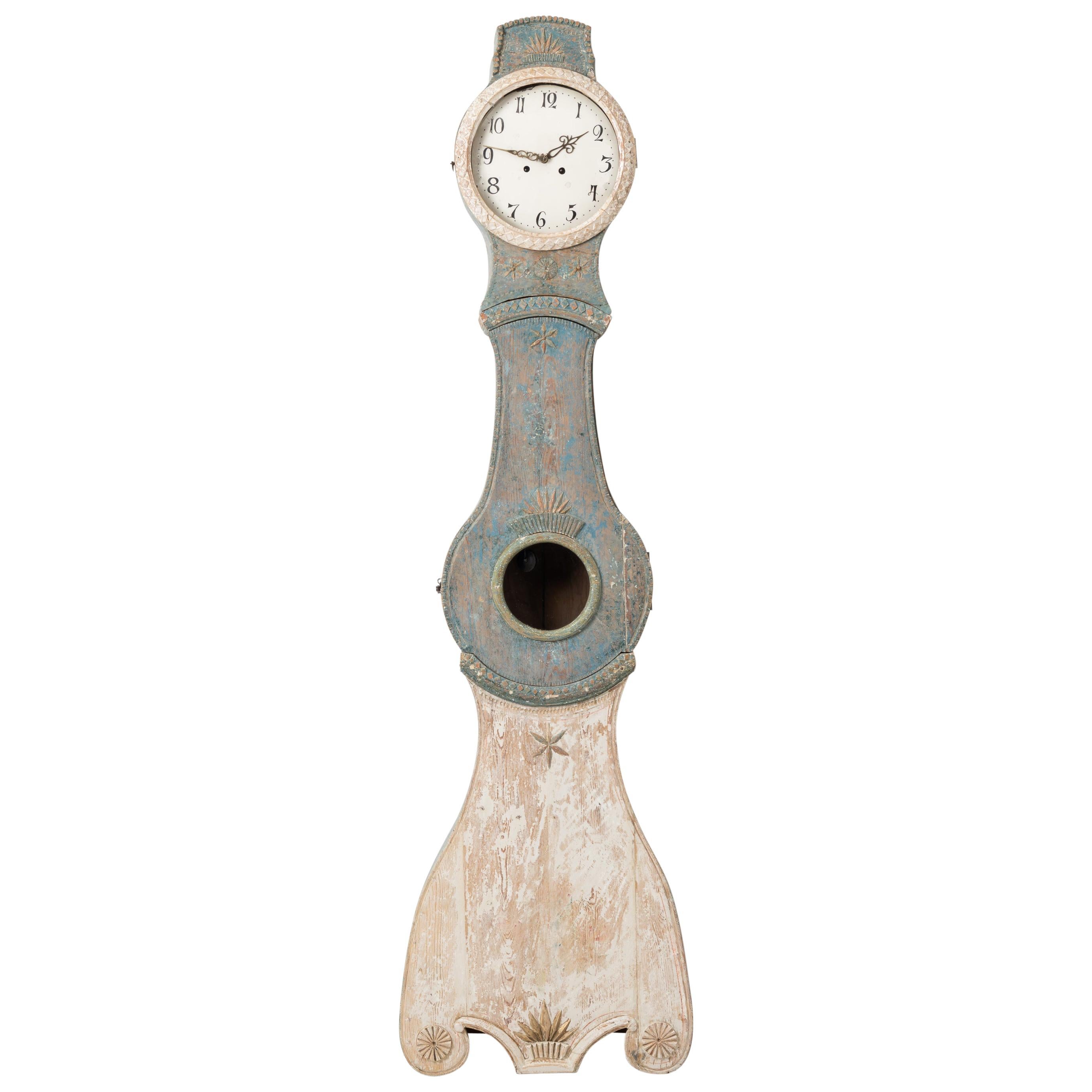 Horloge Mora bleue suédoise de style rococo en vente