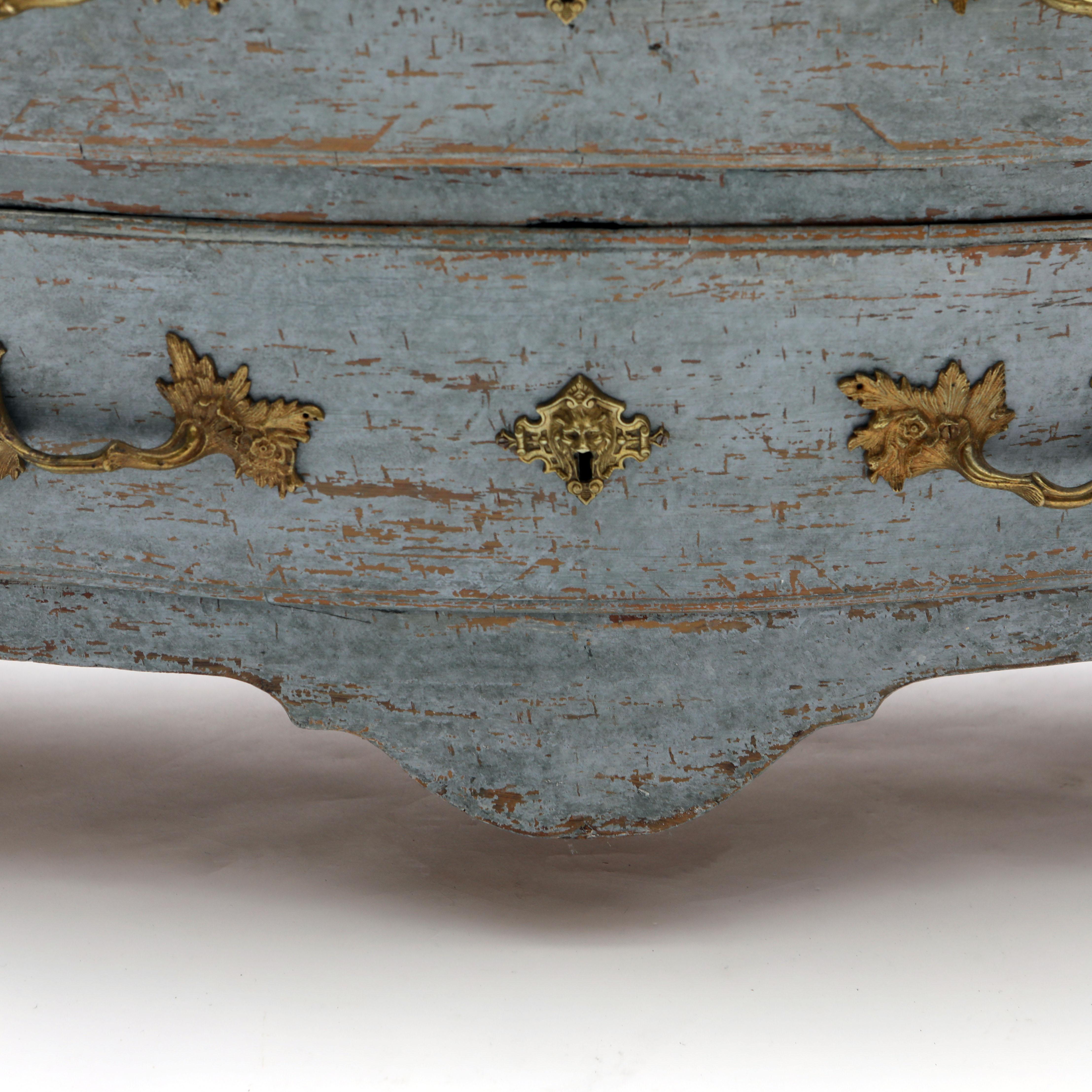 Swedish Blue Rococo Chest of Drawers For Sale 3