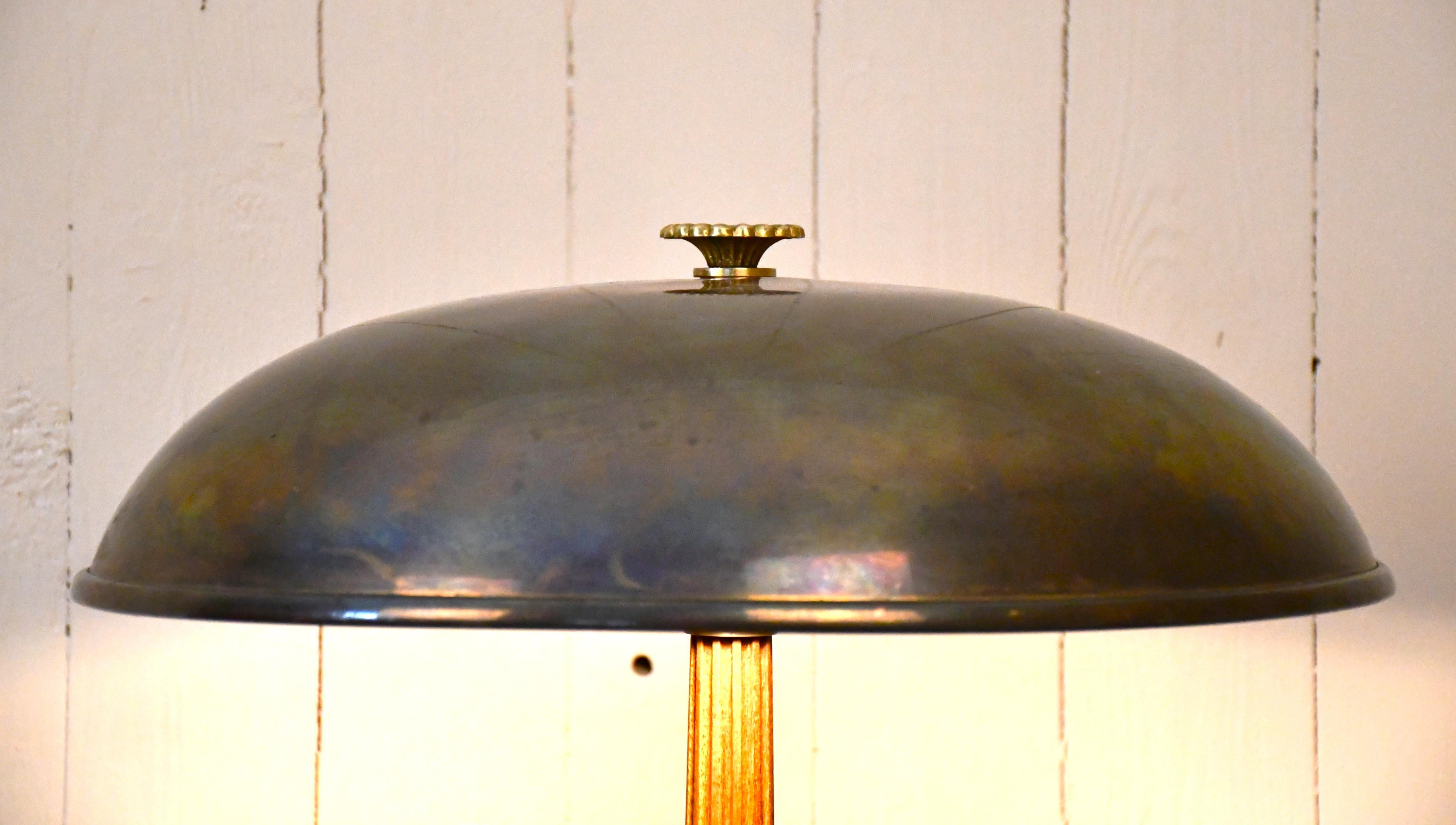 Schwedische Tischlampe aus Messing und Eiche von Erik Tidstrand für Nordiska Kompaniet, 1940er Jahre im Angebot 5