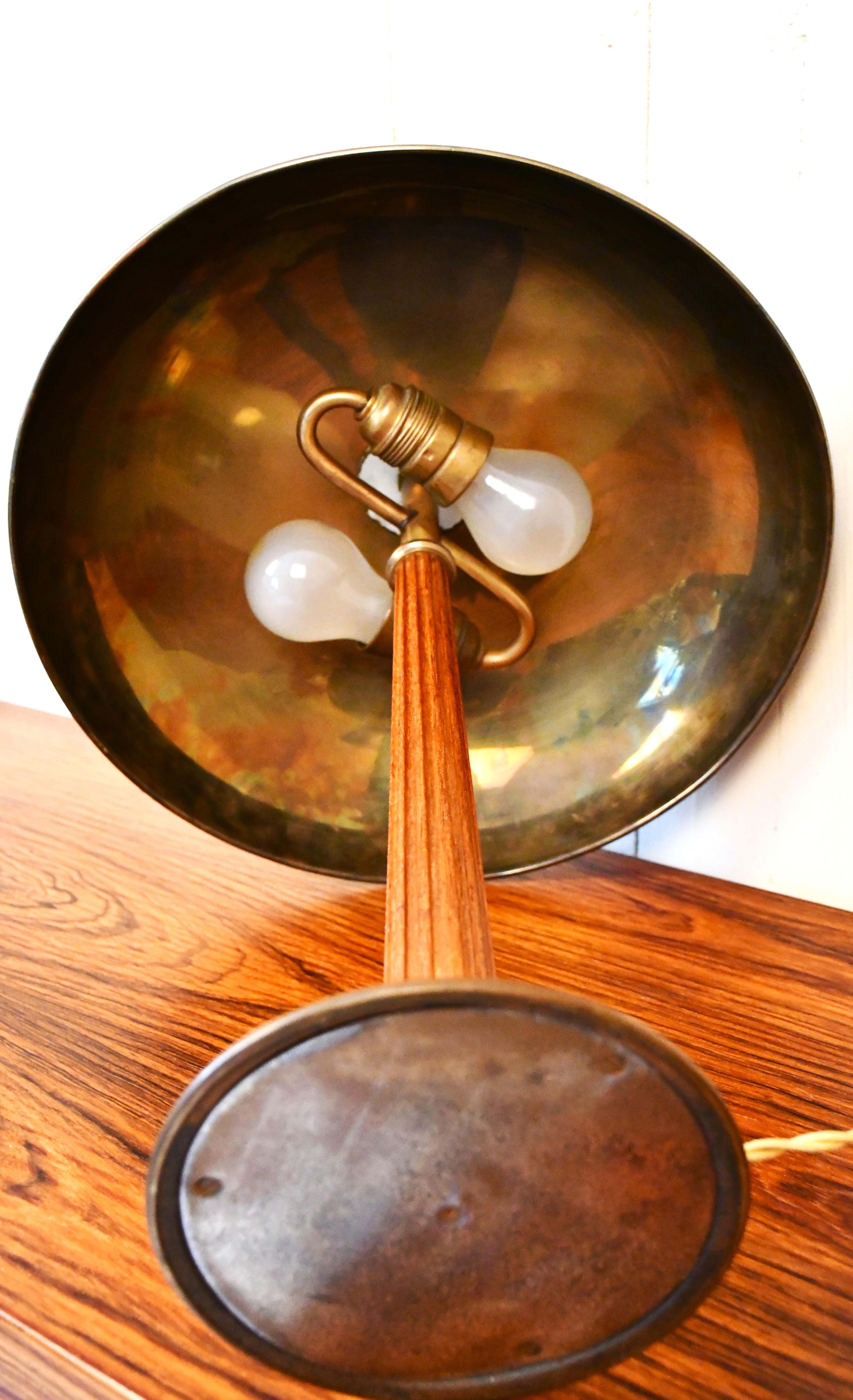 Schwedische Tischlampe aus Messing und Eiche von Erik Tidstrand für Nordiska Kompaniet, 1940er Jahre im Angebot 9