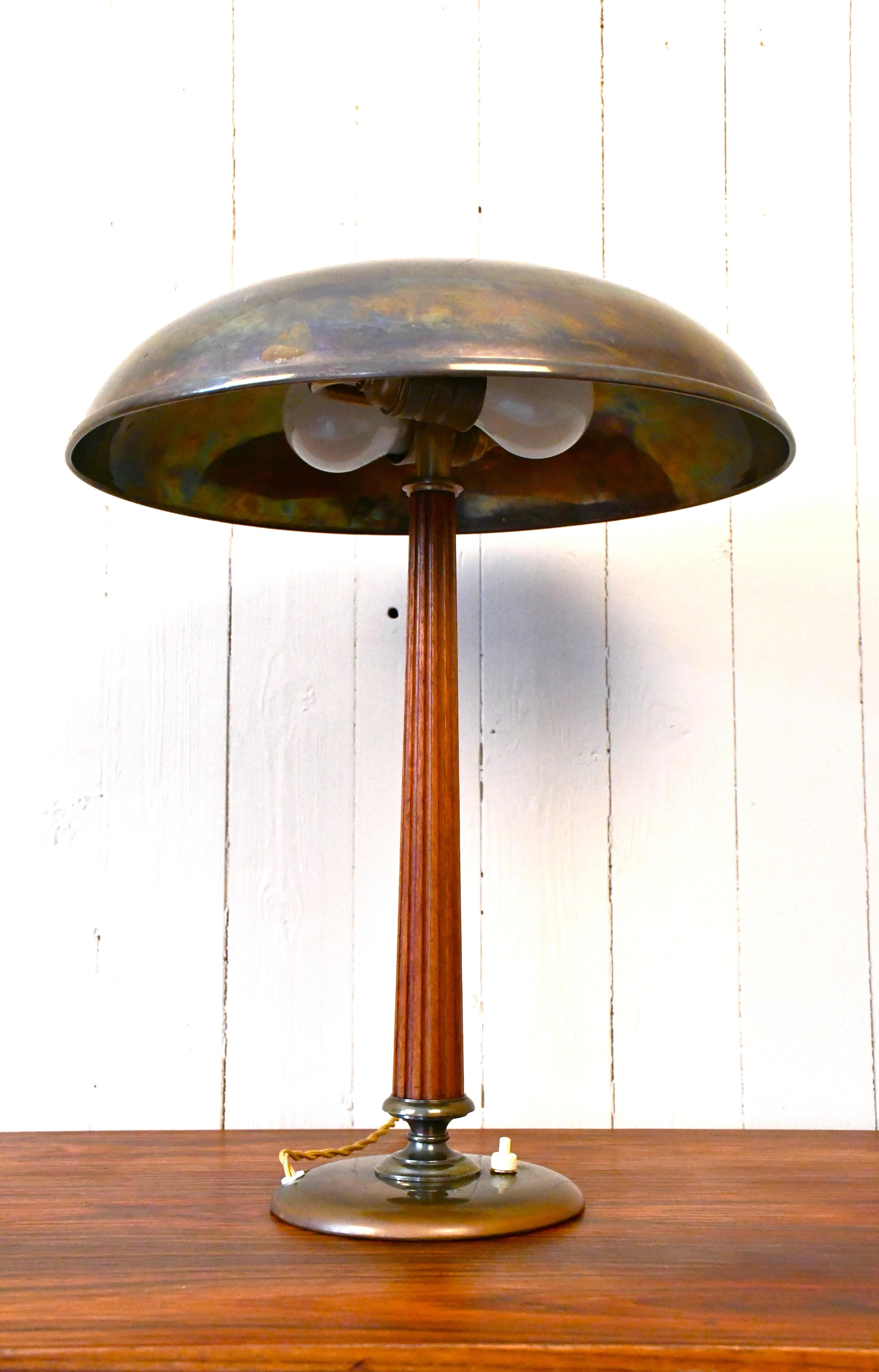 Schwedische Tischlampe aus Messing und Eiche von Erik Tidstrand für Nordiska Kompaniet, 1940er Jahre im Angebot 2