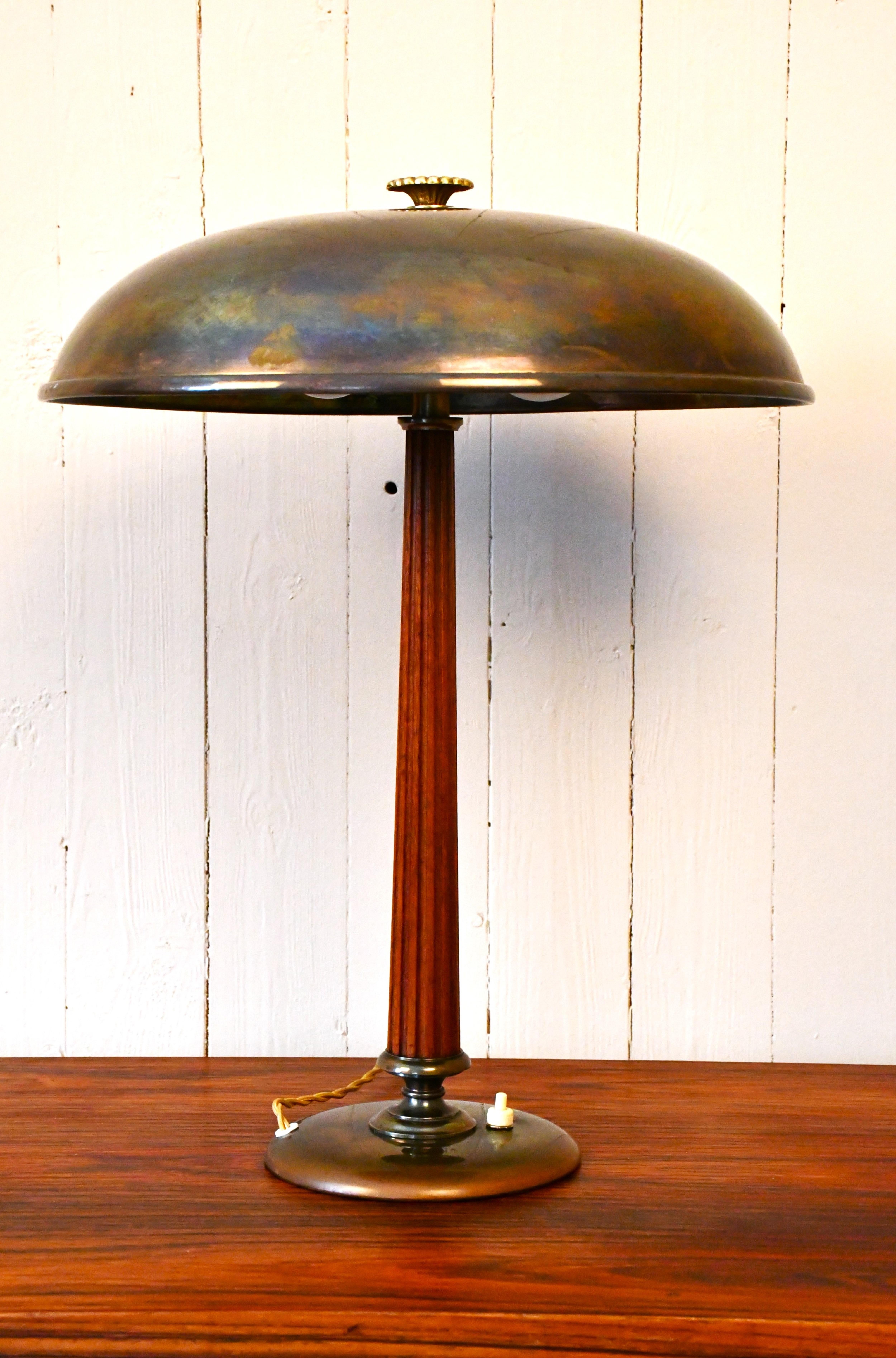 Schwedische Tischlampe aus Messing und Eiche von Erik Tidstrand für Nordiska Kompaniet, 1940er Jahre im Angebot 4