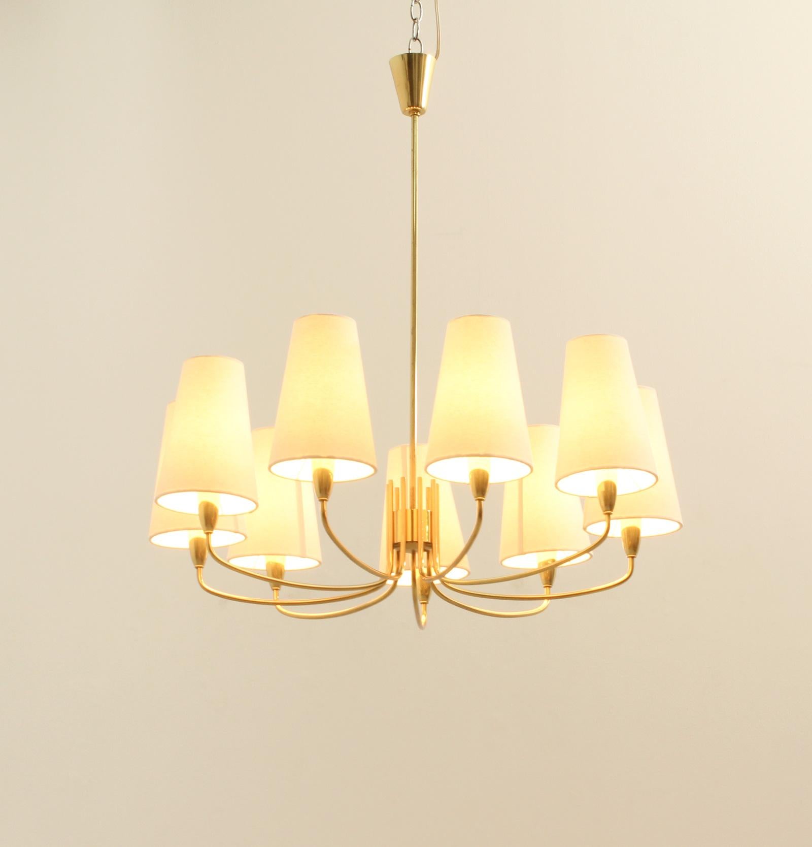 Swedish Brass Chandelier with Nine Arms, 1940's en venta 8