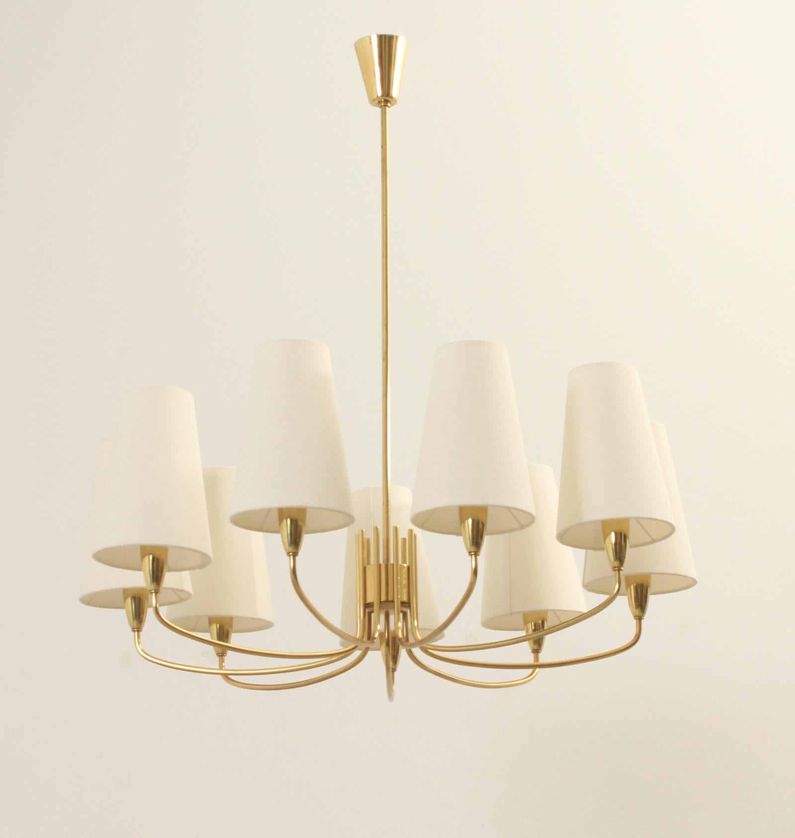 Swedish Brass Chandelier with Nine Arms, 1940's Sueco en venta