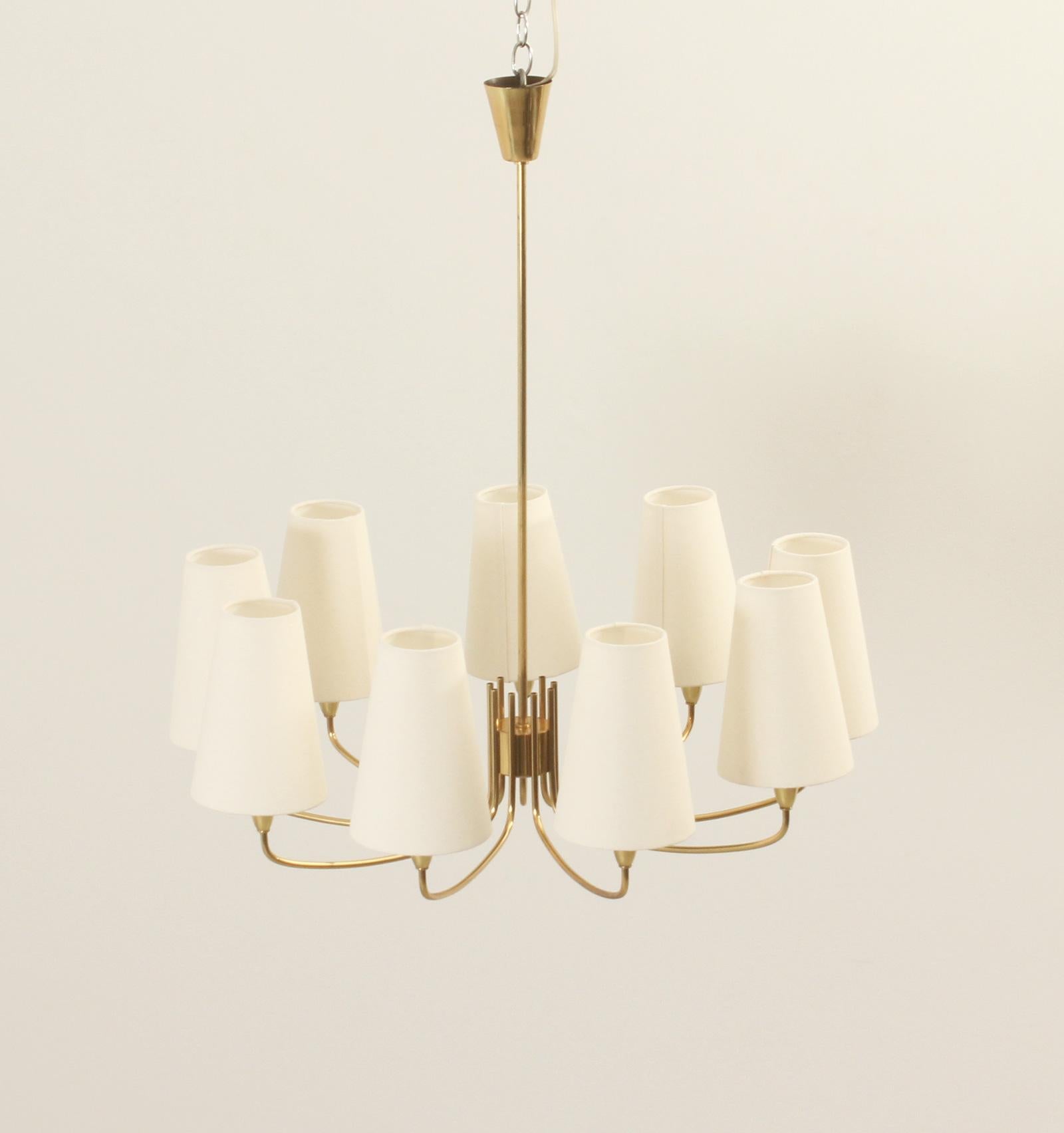 Swedish Brass Chandelier with Nine Arms, 1940's en Bueno estado para la venta en Barcelona, ES