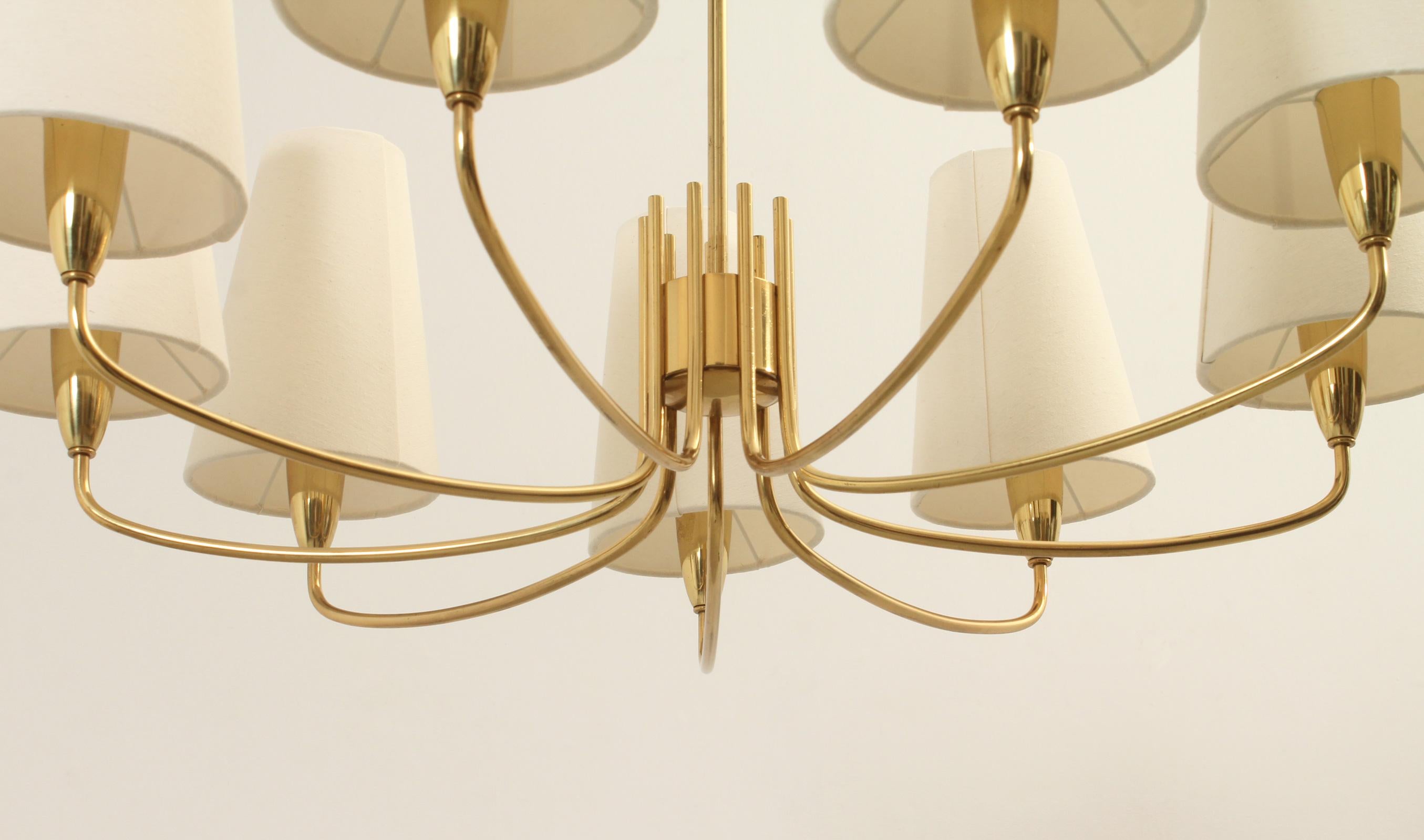 Swedish Brass Chandelier with Nine Arms, 1940's mediados del siglo XX en venta