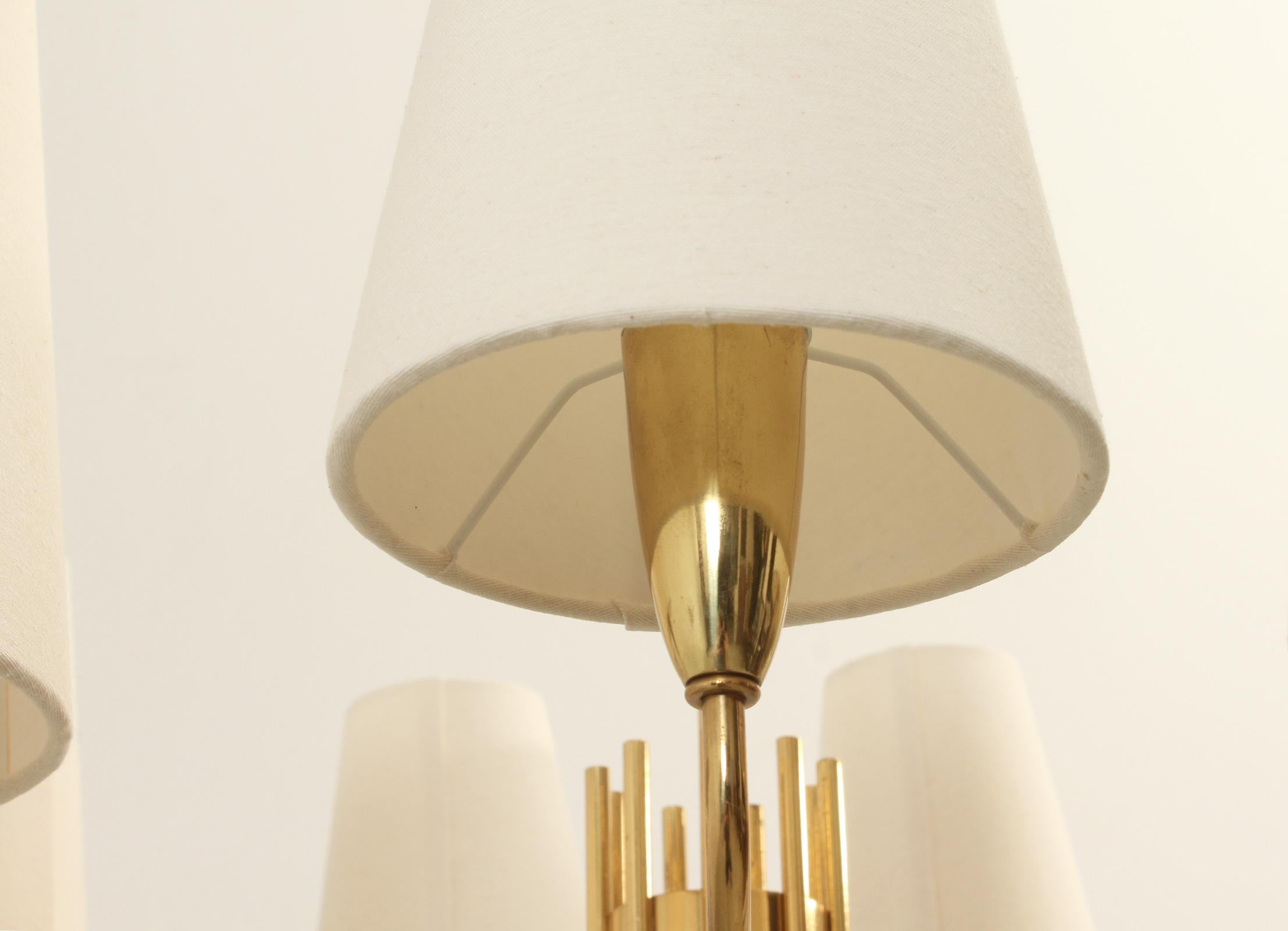 Swedish Brass Chandelier with Nine Arms, 1940's en venta 2