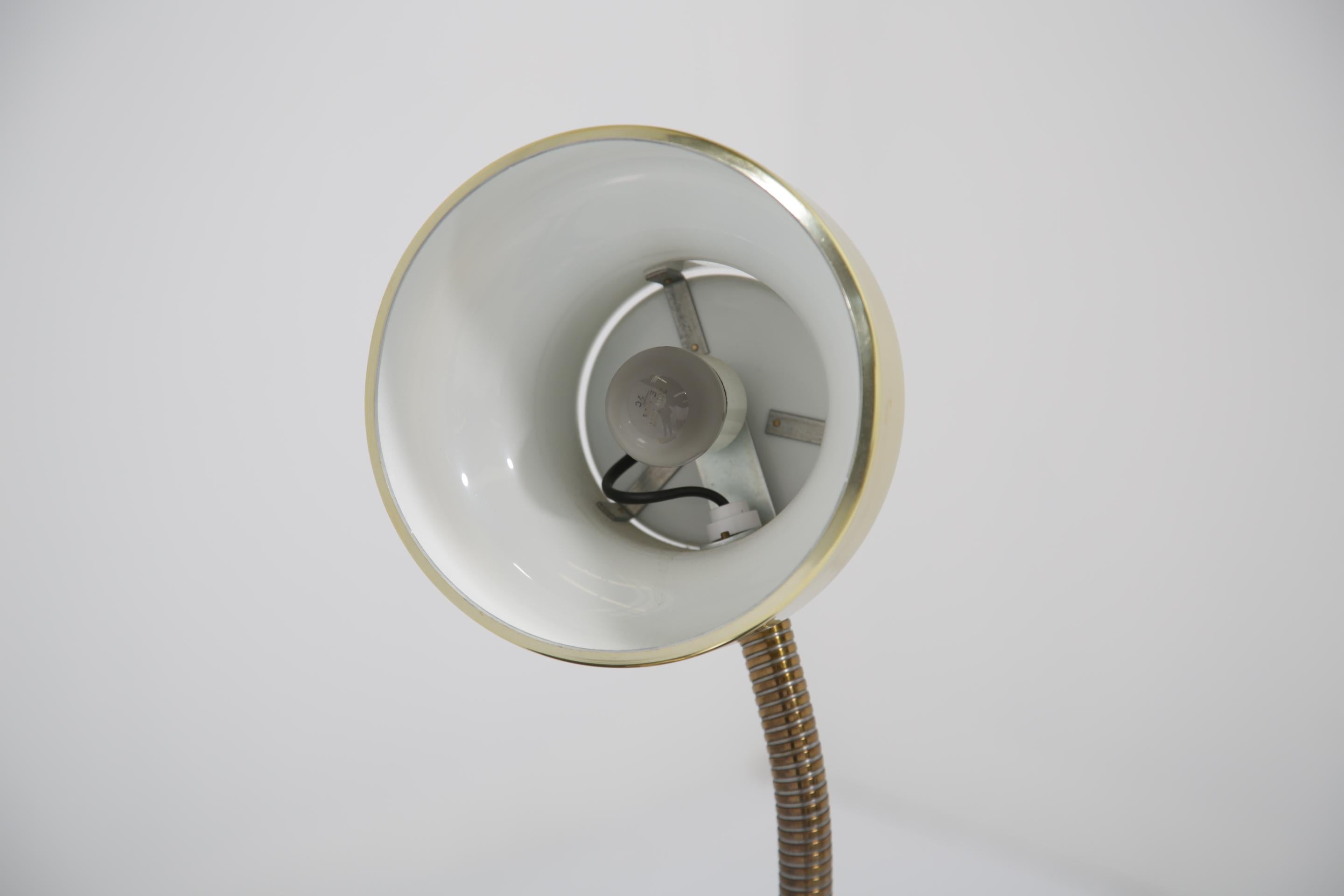 Lampada da tavolo svedese in ottone Bumlingen di Anders Pehrson per Atelje Lyktan, 1960. in vendita 5