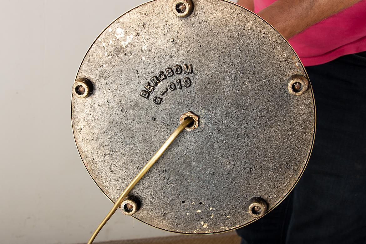 Lampada da terra svedese in ottone, base in ghisa, modello G 019 di Bergboms 1960. in vendita 9