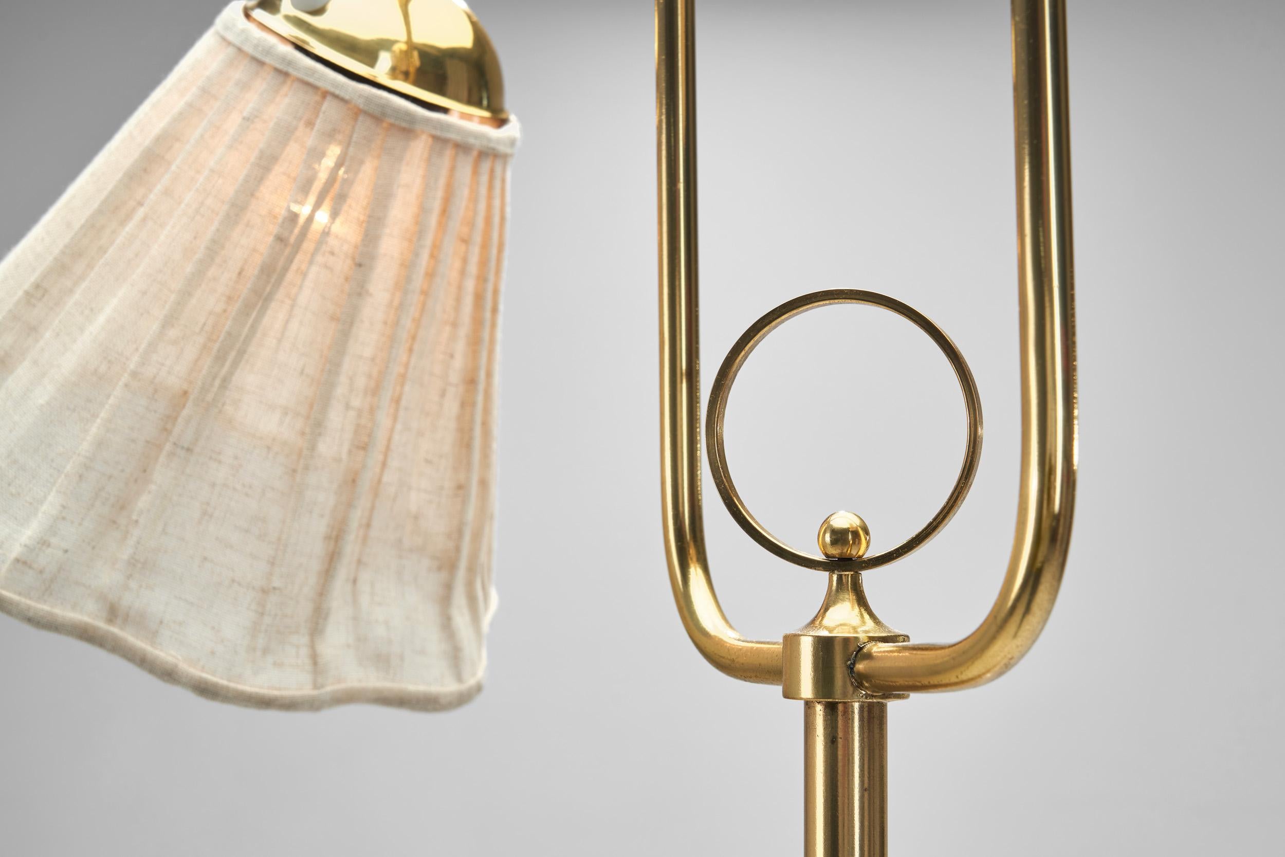 Lampada da terra svedese in ottone con bracci regolabili, Svezia, anni '40 in vendita 9