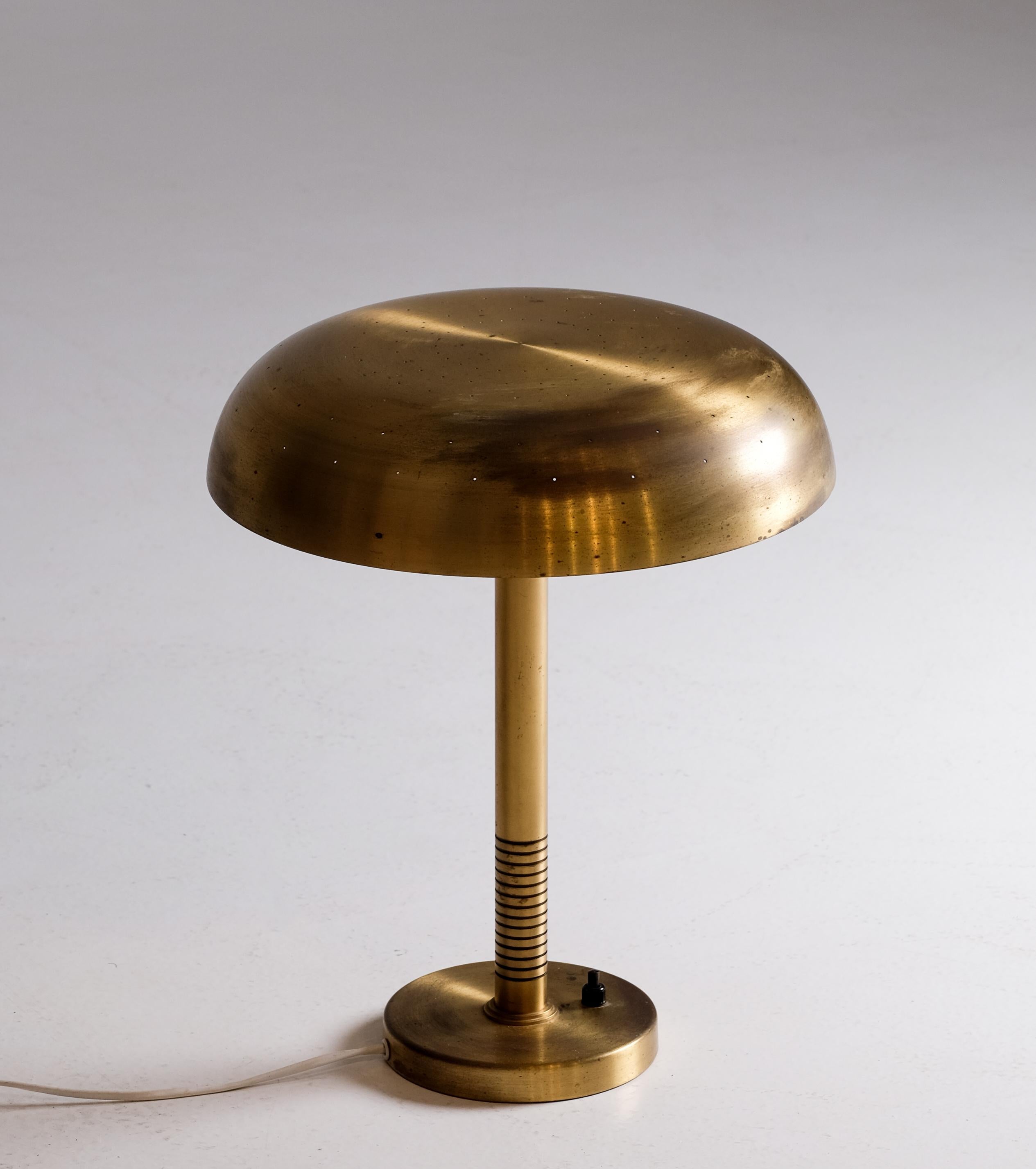 Scandinavian Modern Swedish Brass Table Lamp by Boréns, 1950s For Sale