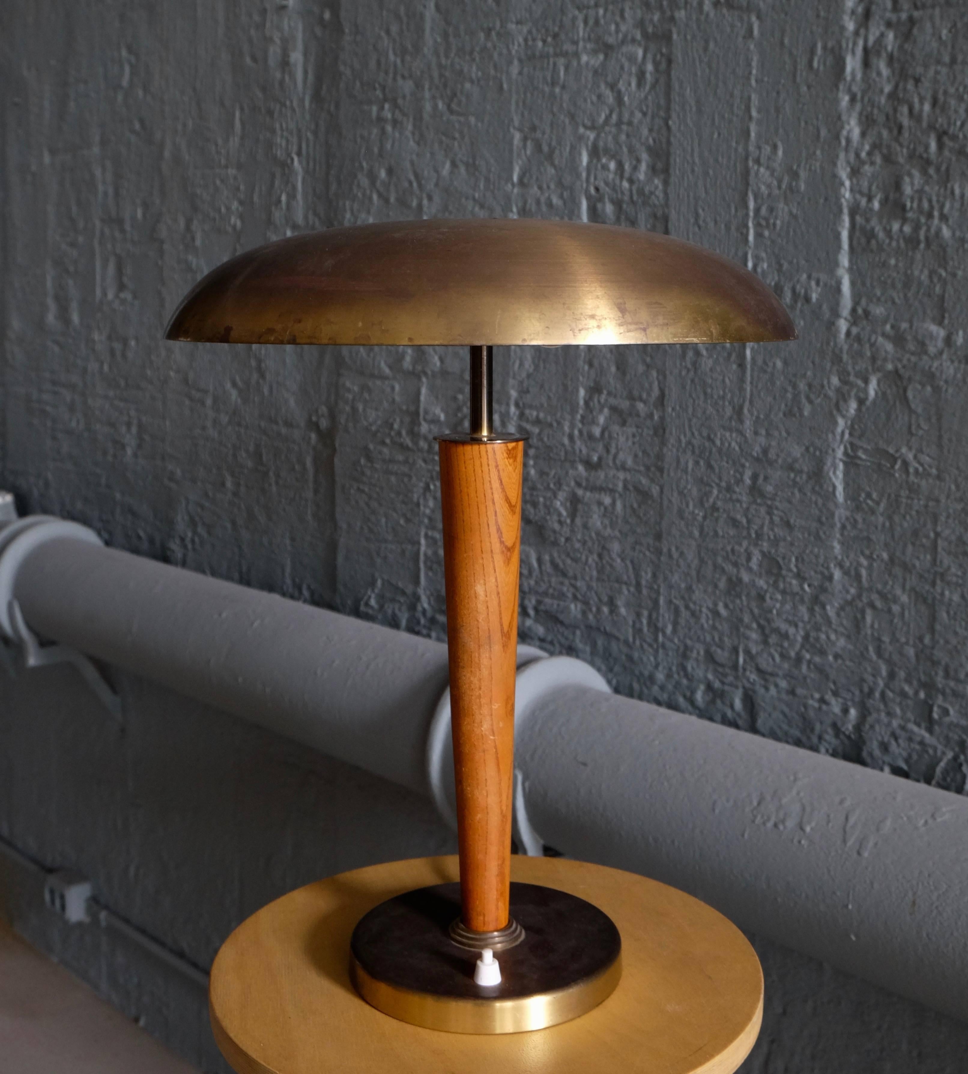 Swedish Brass Table Lamp by Boréns, 1950s (Mitte des 20. Jahrhunderts)