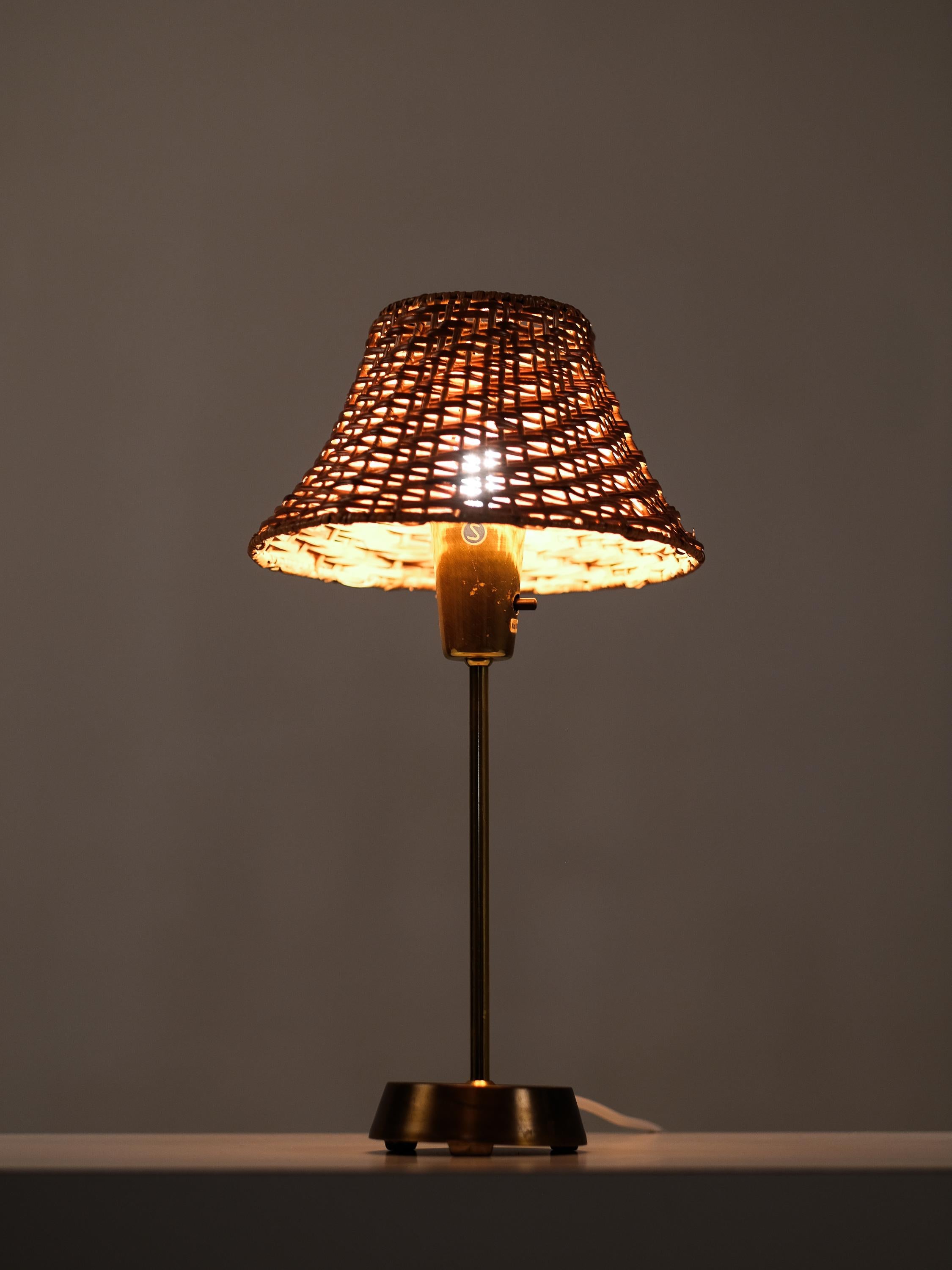 Swedish Brass Table Lamp with Rattan Shade by EWÅ Värnamo, 1960s For Sale 9