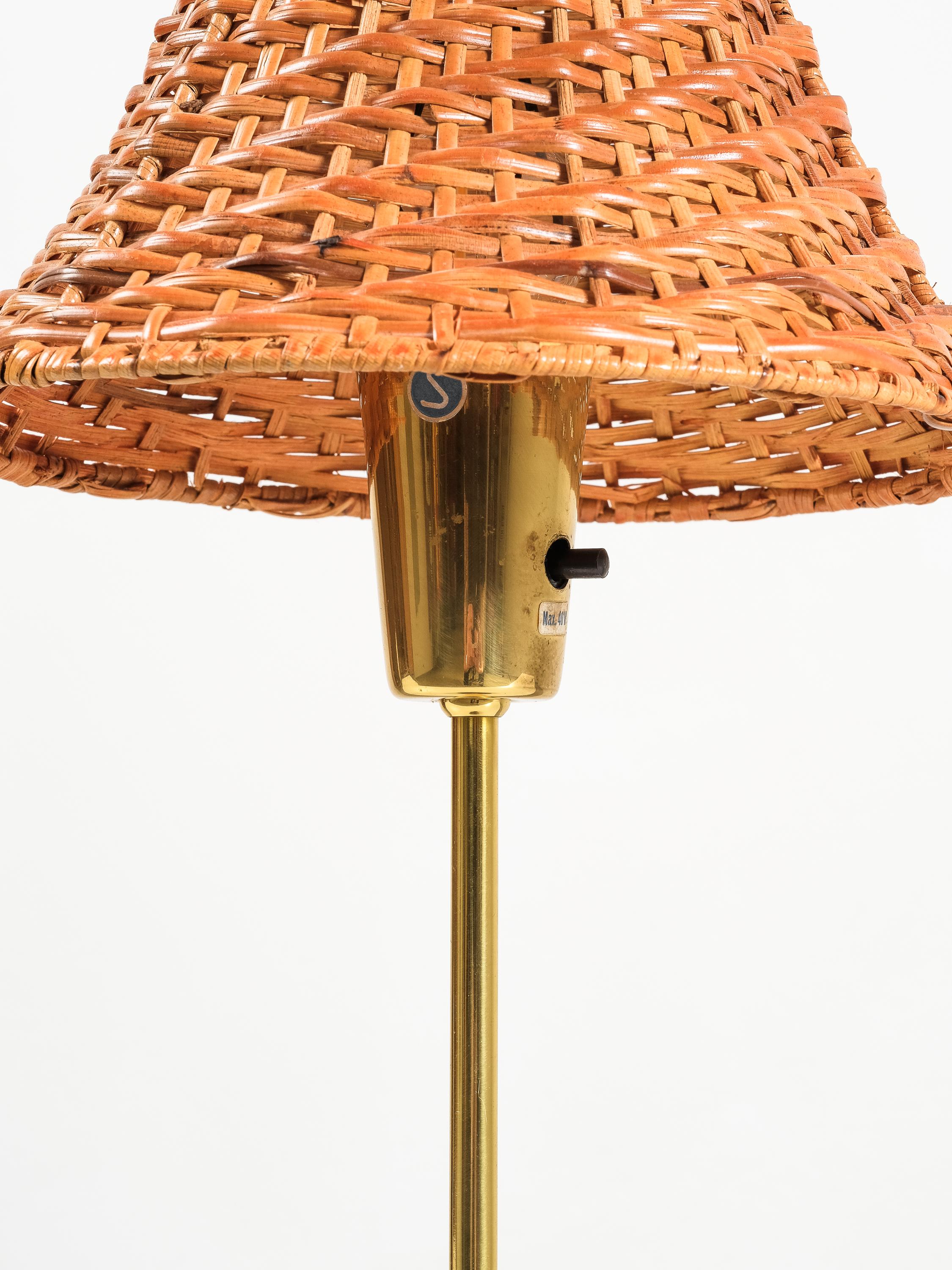 Swedish Brass Table Lamp with Rattan Shade by EWÅ Värnamo, 1960s For Sale 3