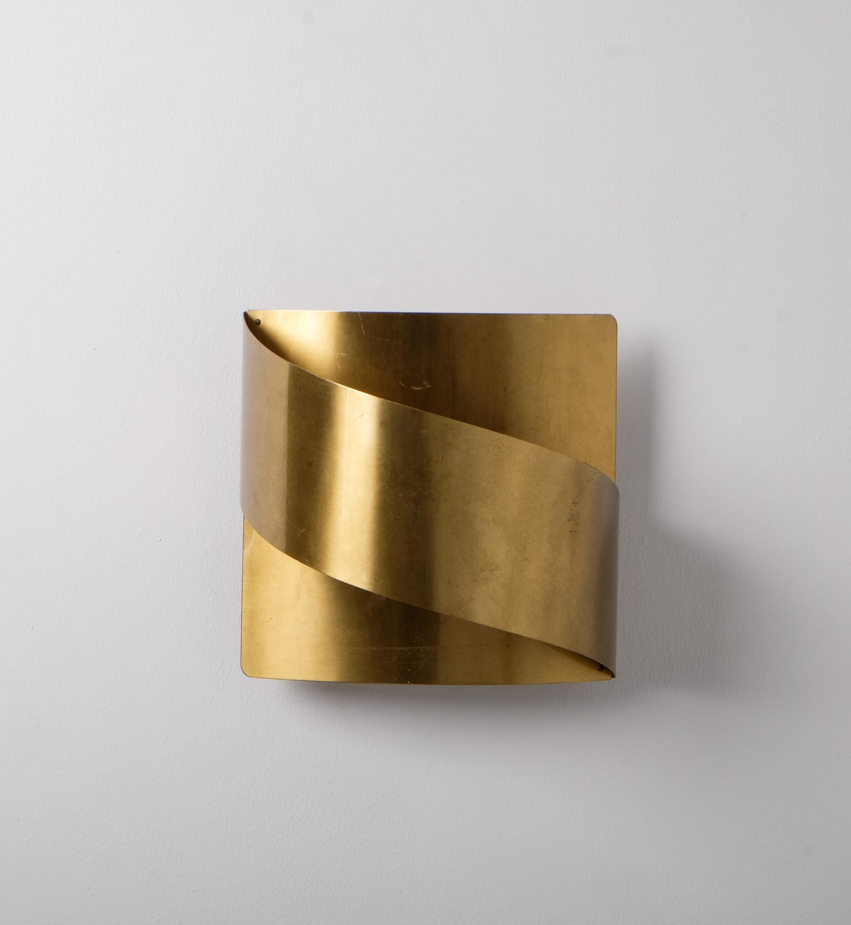 Scandinavo moderno Lampada da parete svedese in ottone 