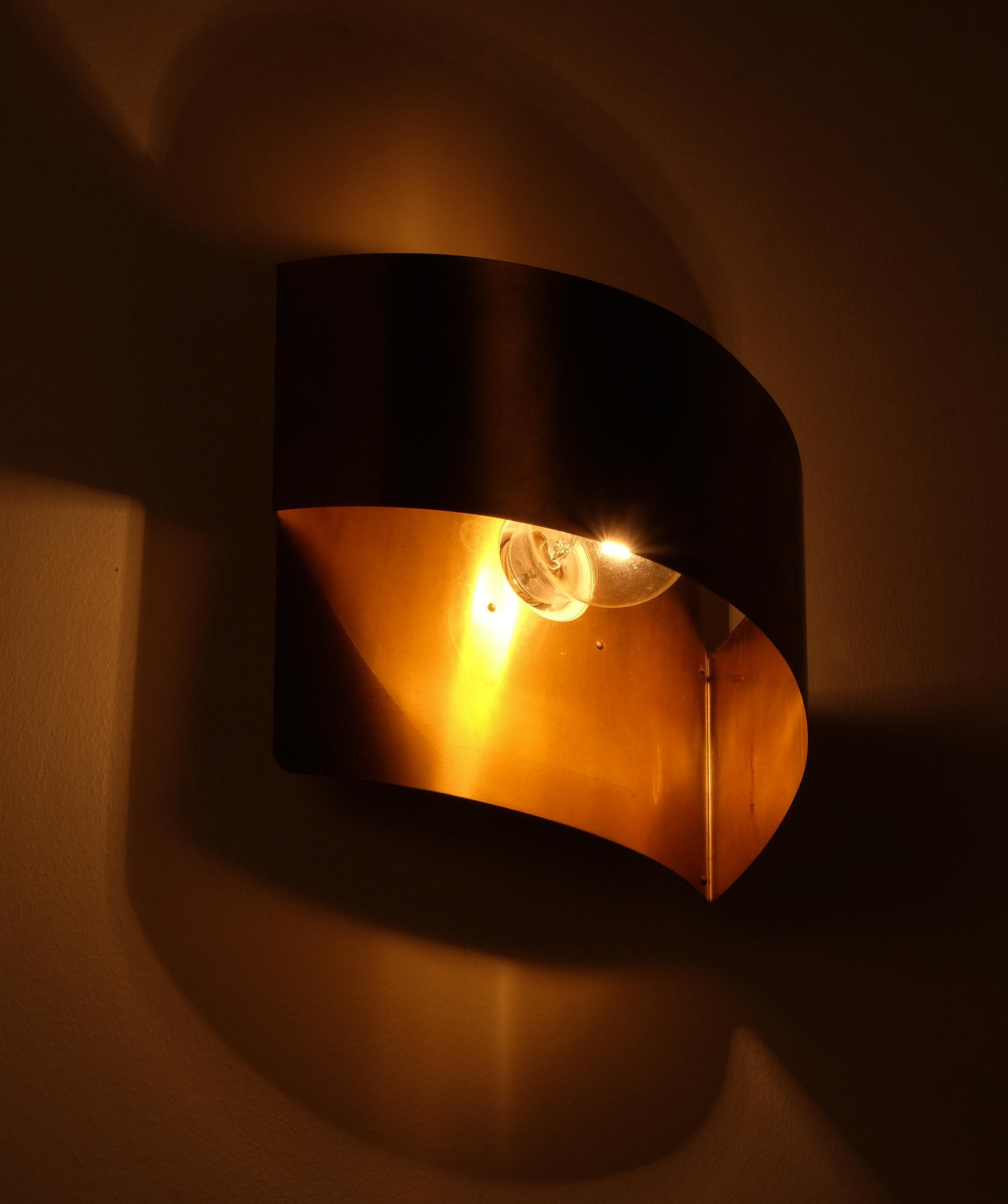 Lampada da parete svedese in ottone 