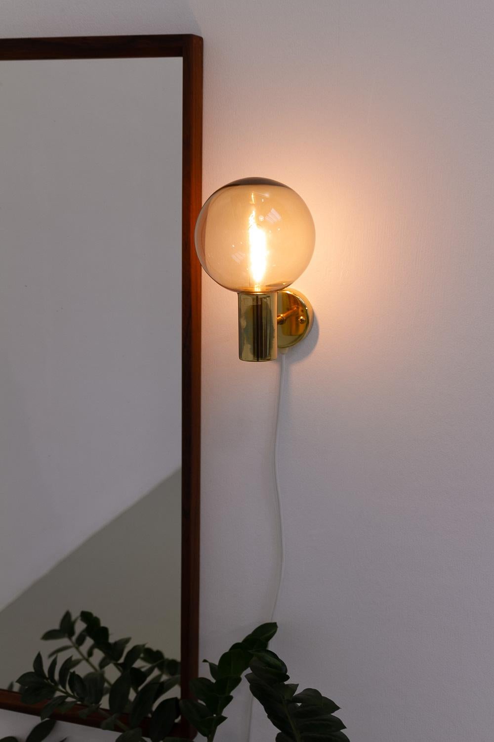 Aplique sueco de latón de Hans-Agne Jakobsson V-149, década de 1960. en venta 6