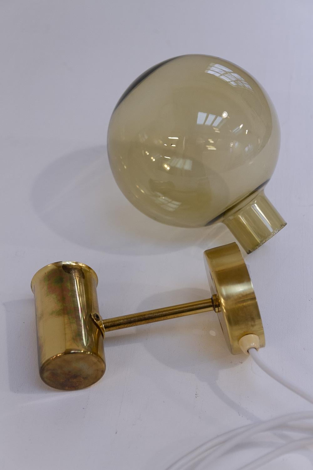 Aplique sueco de latón de Hans-Agne Jakobsson V-149, década de 1960. en venta 8