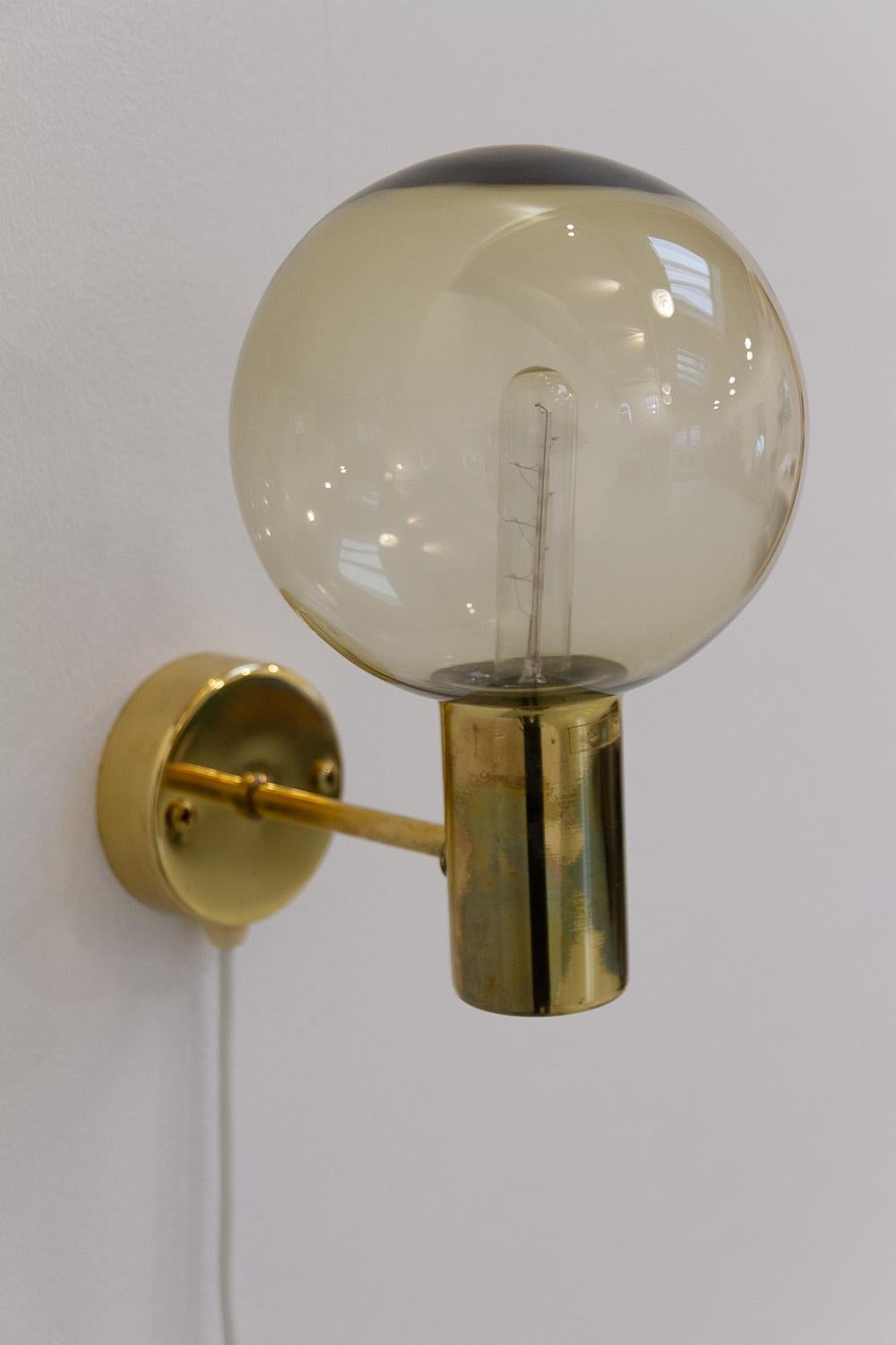 Aplique sueco de latón de Hans-Agne Jakobsson V-149, década de 1960. Escandinavo moderno en venta