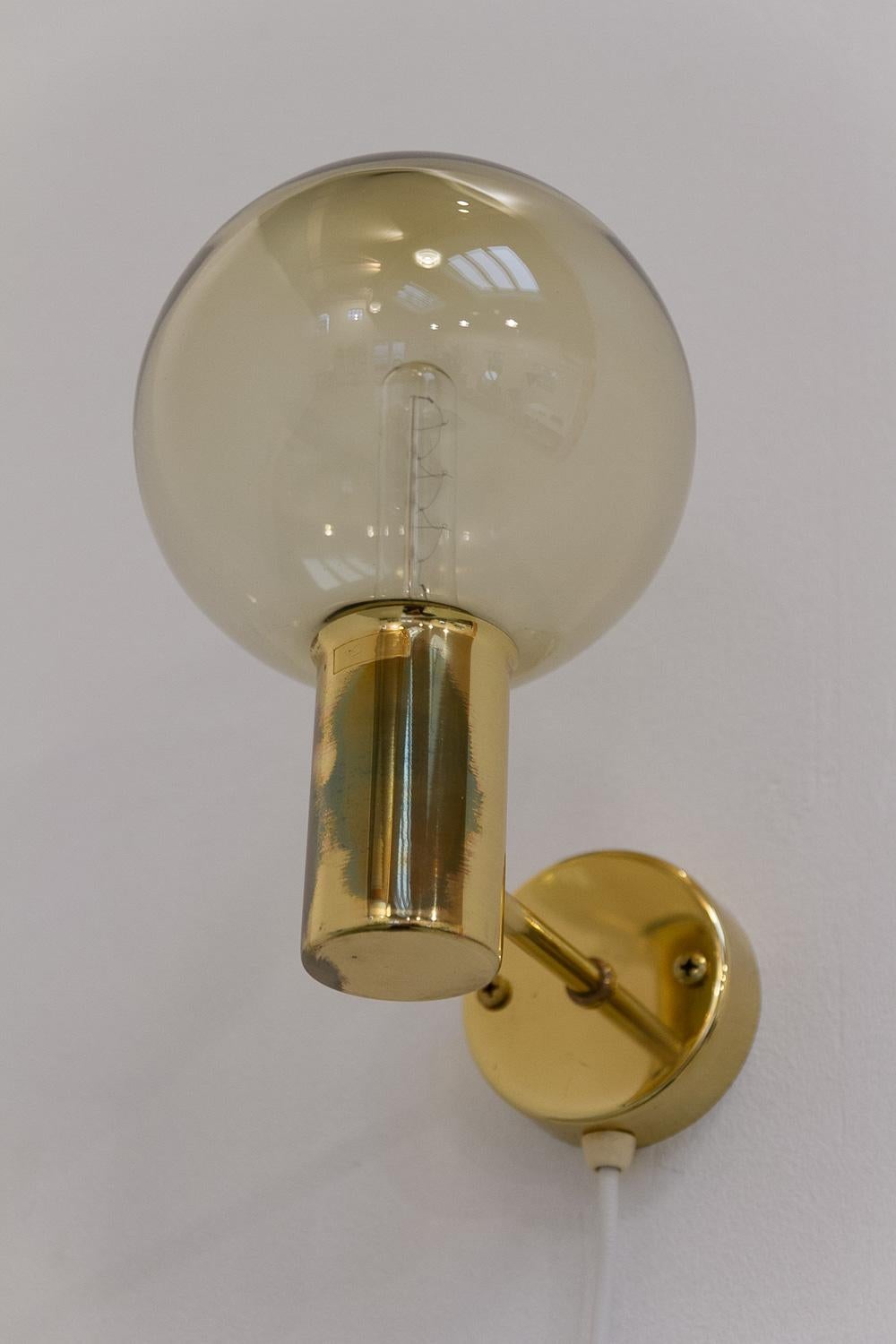 Aplique sueco de latón de Hans-Agne Jakobsson V-149, década de 1960. Sueco en venta