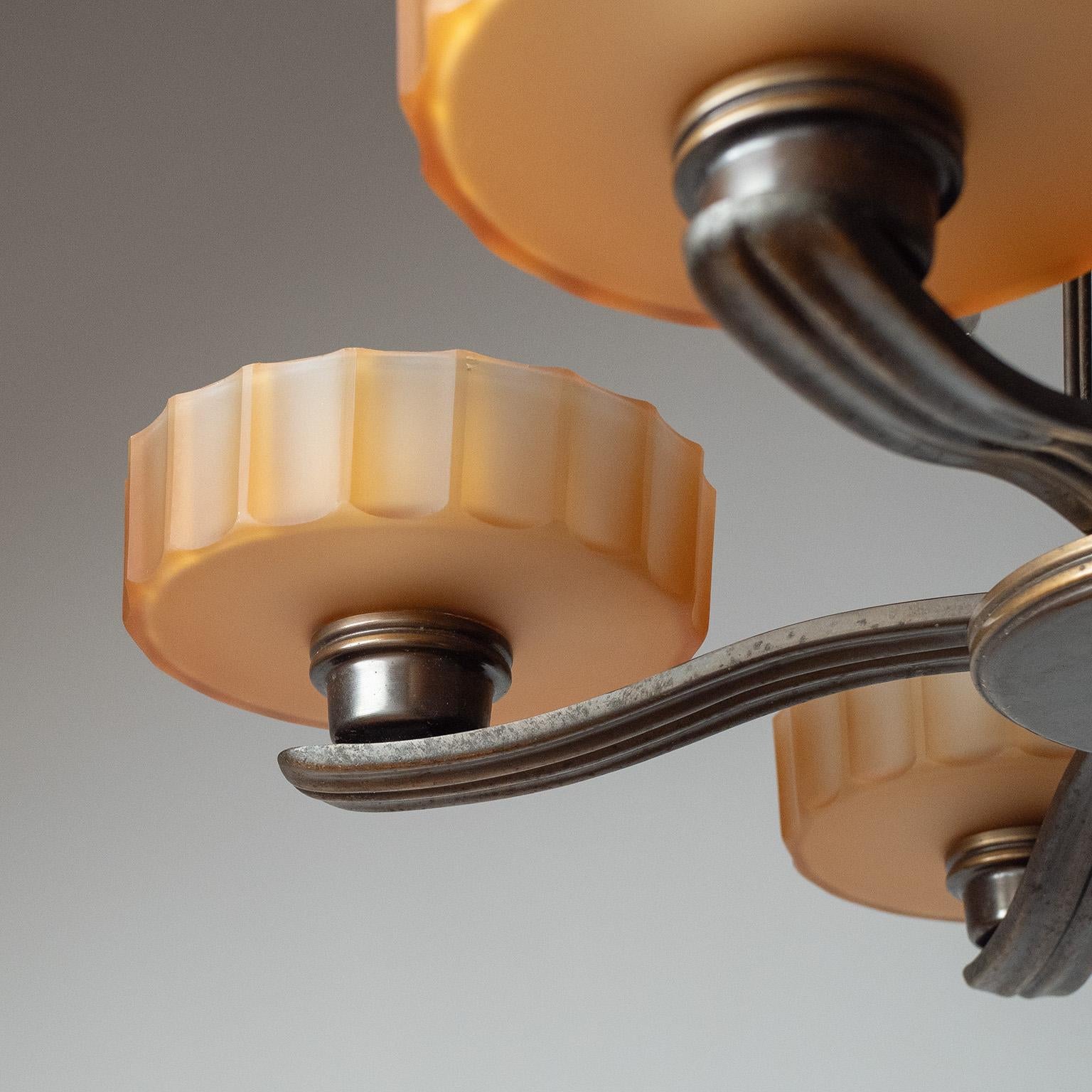 Art Déco Lampadario svedese in bronzo e vetro avana, anni '30 in vendita