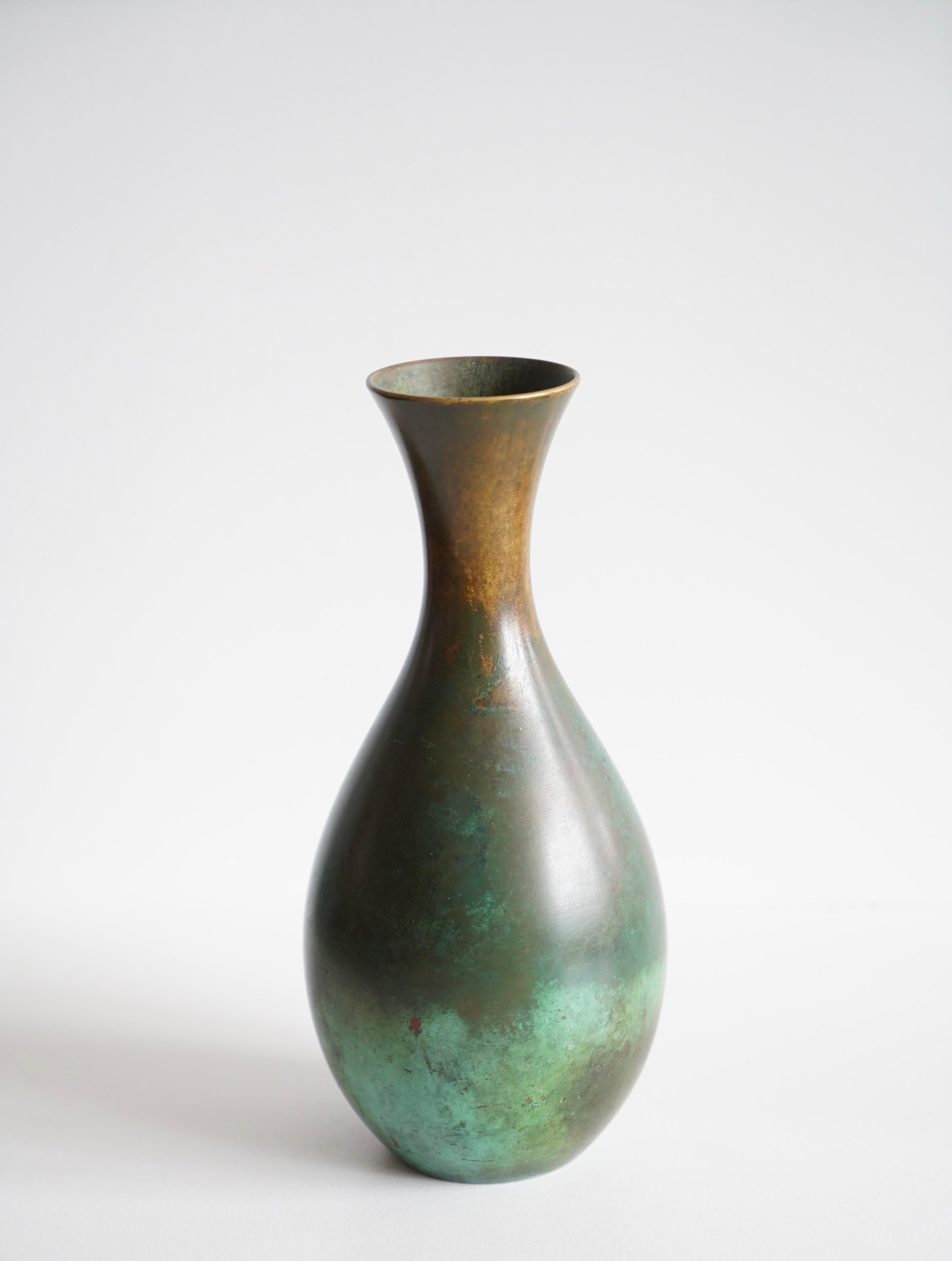 Svedese Vaso svedese in bronzo, 1930 circa. in vendita