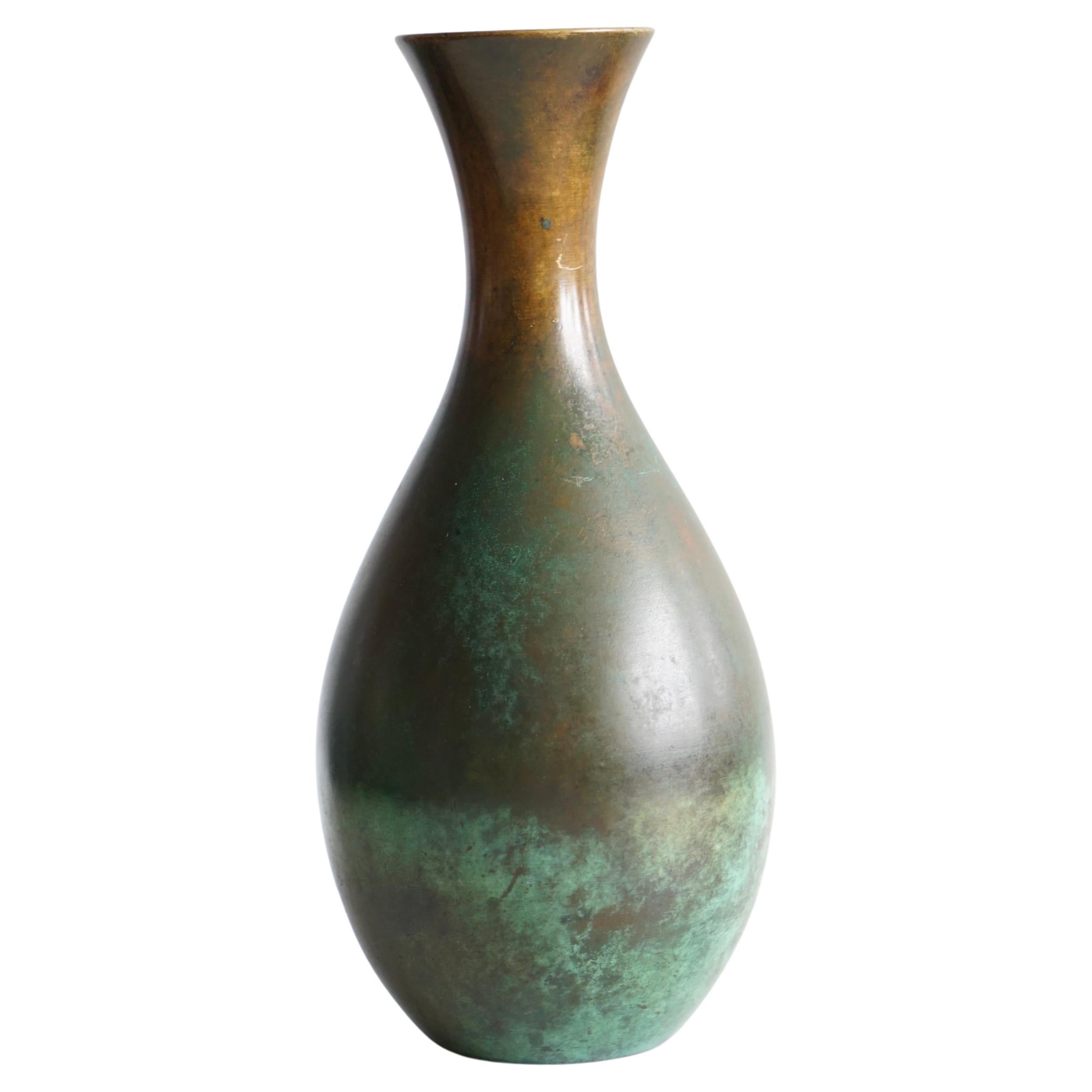 Vaso svedese in bronzo, 1930 circa.