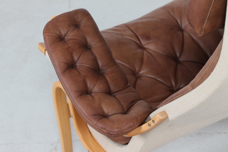 Swedish Bruno Mathsson Pernilla Easy Chair of Beech and Cognac Colored Leather For Sale 2