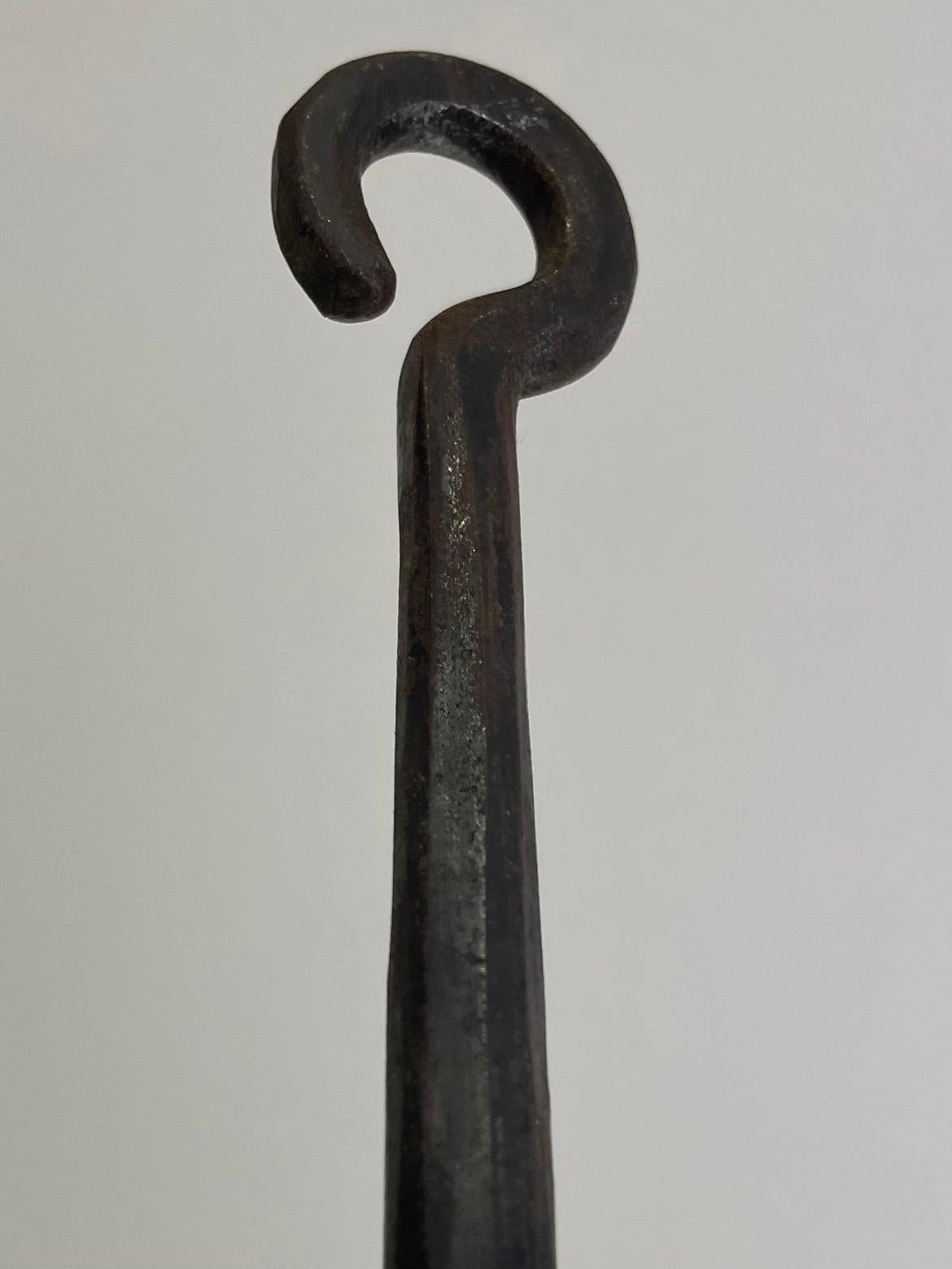 Swedish Brutalist 1970s Sport Cabin Chandelier in Wrought Iron by Erik Höglund im Angebot 7