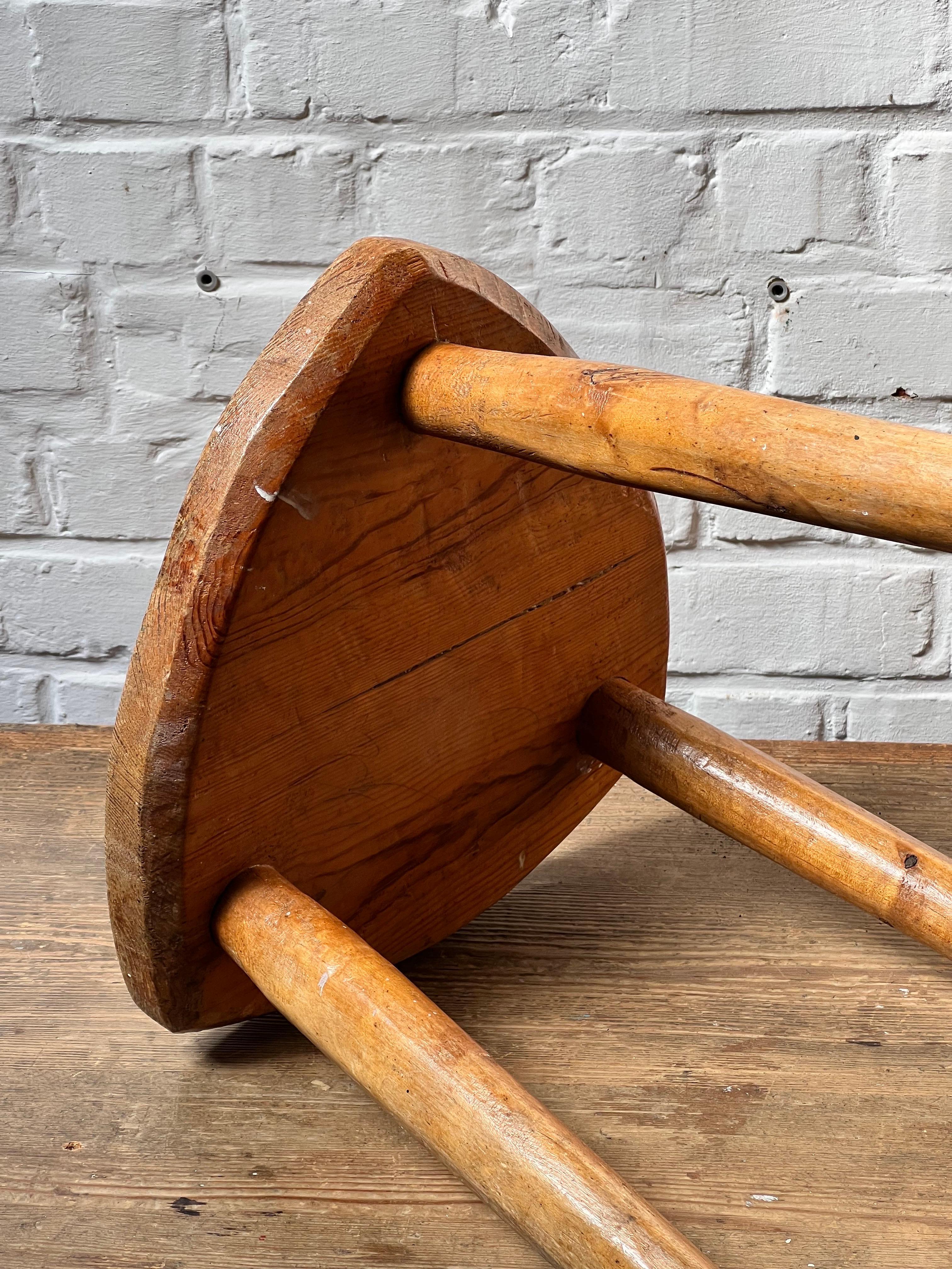 Mid-20th Century Swedish Brutalist pine stool, Freeform, 1950s, Handmade