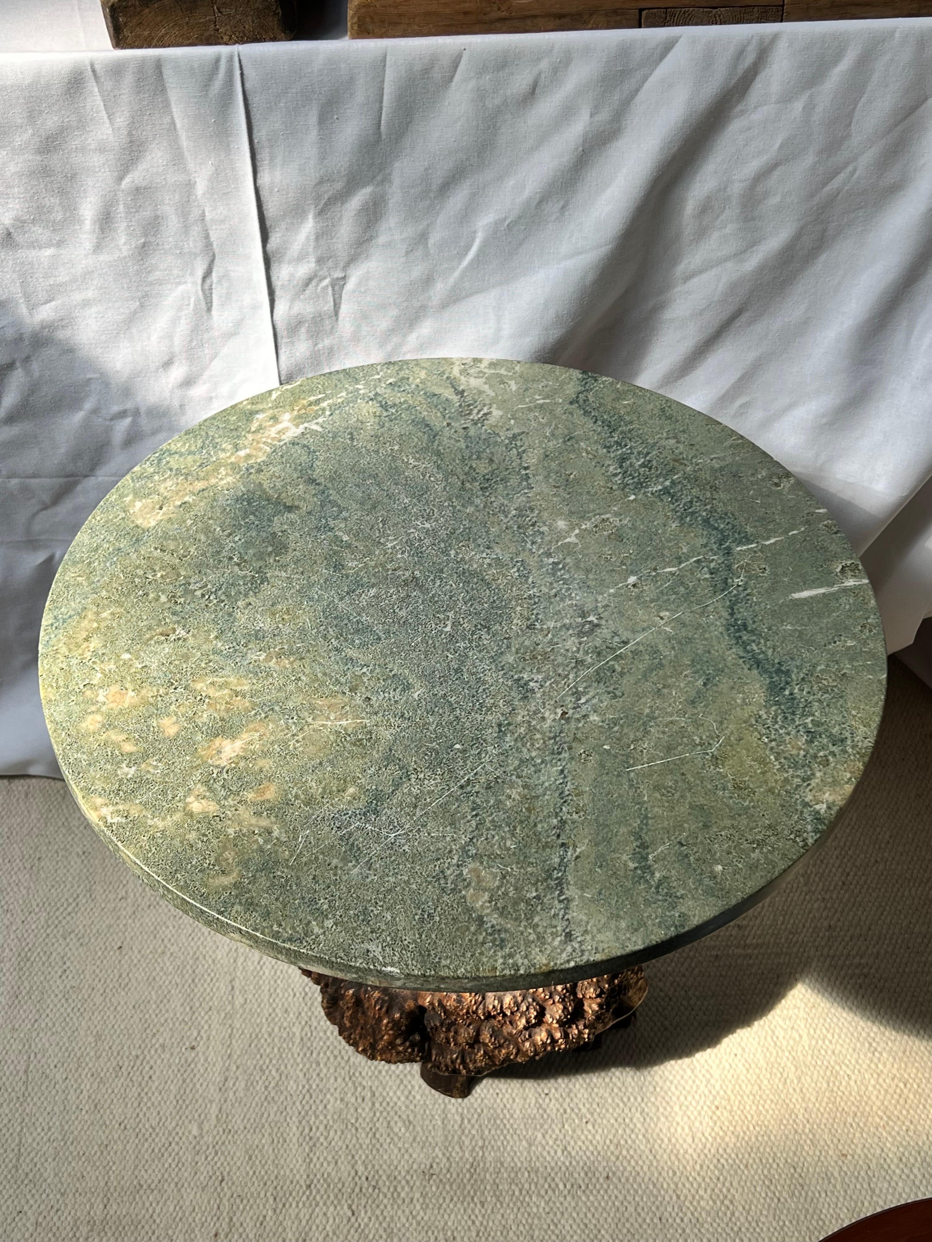 Swedish Brutalist Tree Trunk Coffee Table, green marble 1940s Handmade Unique In Good Condition For Sale In Forest, BE