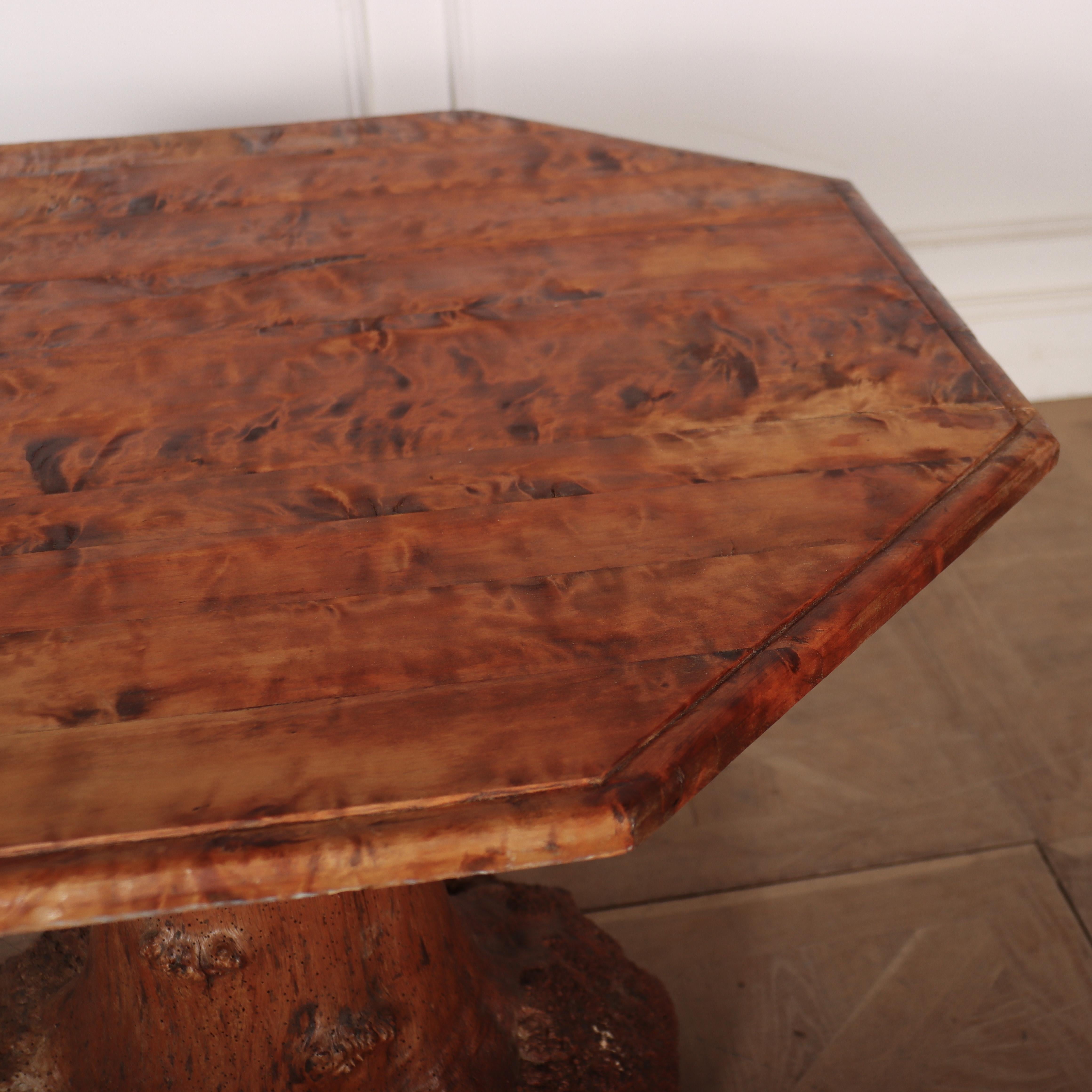 Table suédoise Burr Root Bon état - En vente à Leamington Spa, Warwickshire