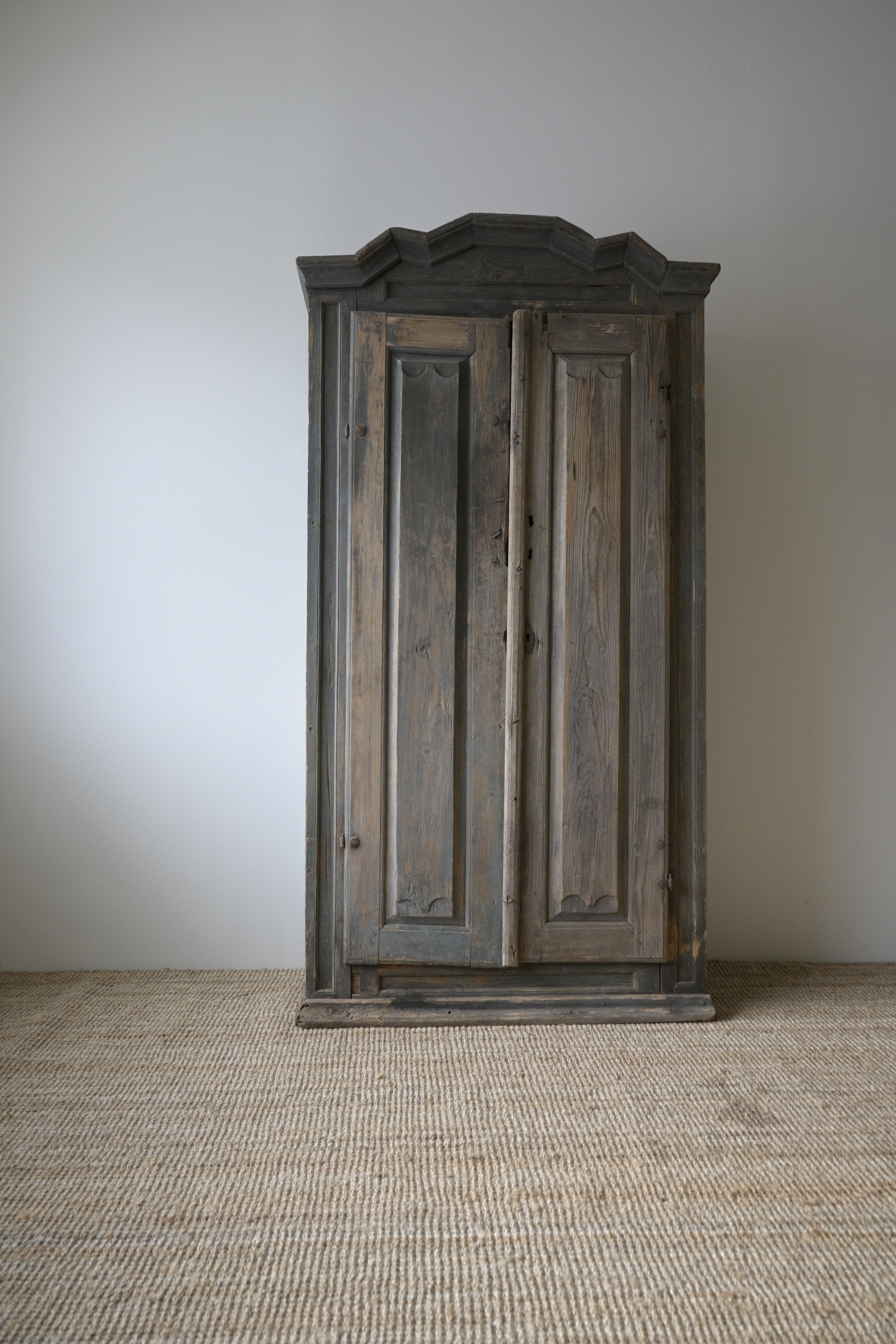 Schwedisches Kabinett 'Ståndskåp' aus Hälsingland, Schweden, Ende 1800 im Angebot 3
