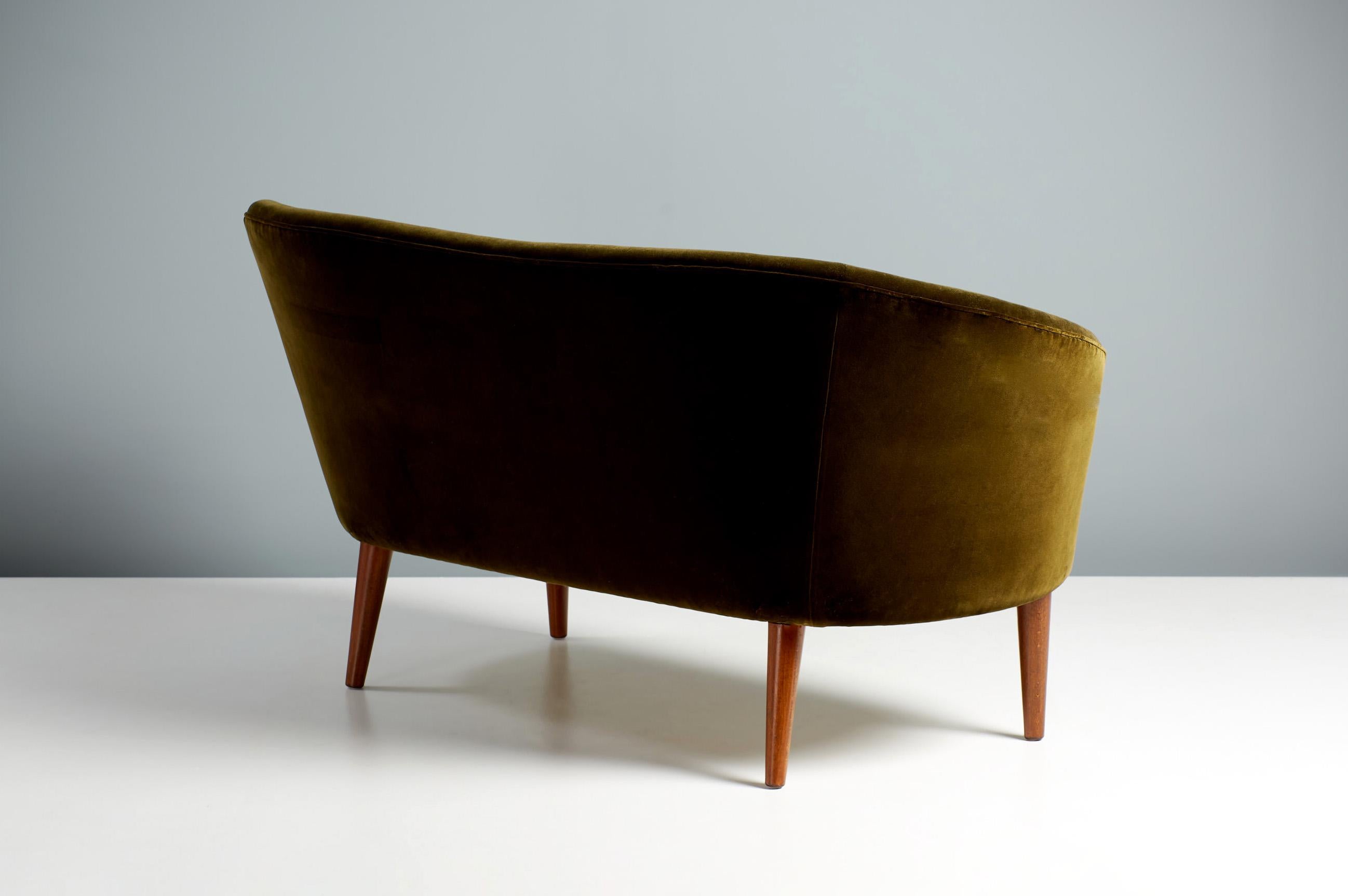 Swedish Cabinetmaker Green Velvet Love Seat Sofa, 1950s In Excellent Condition In London, GB