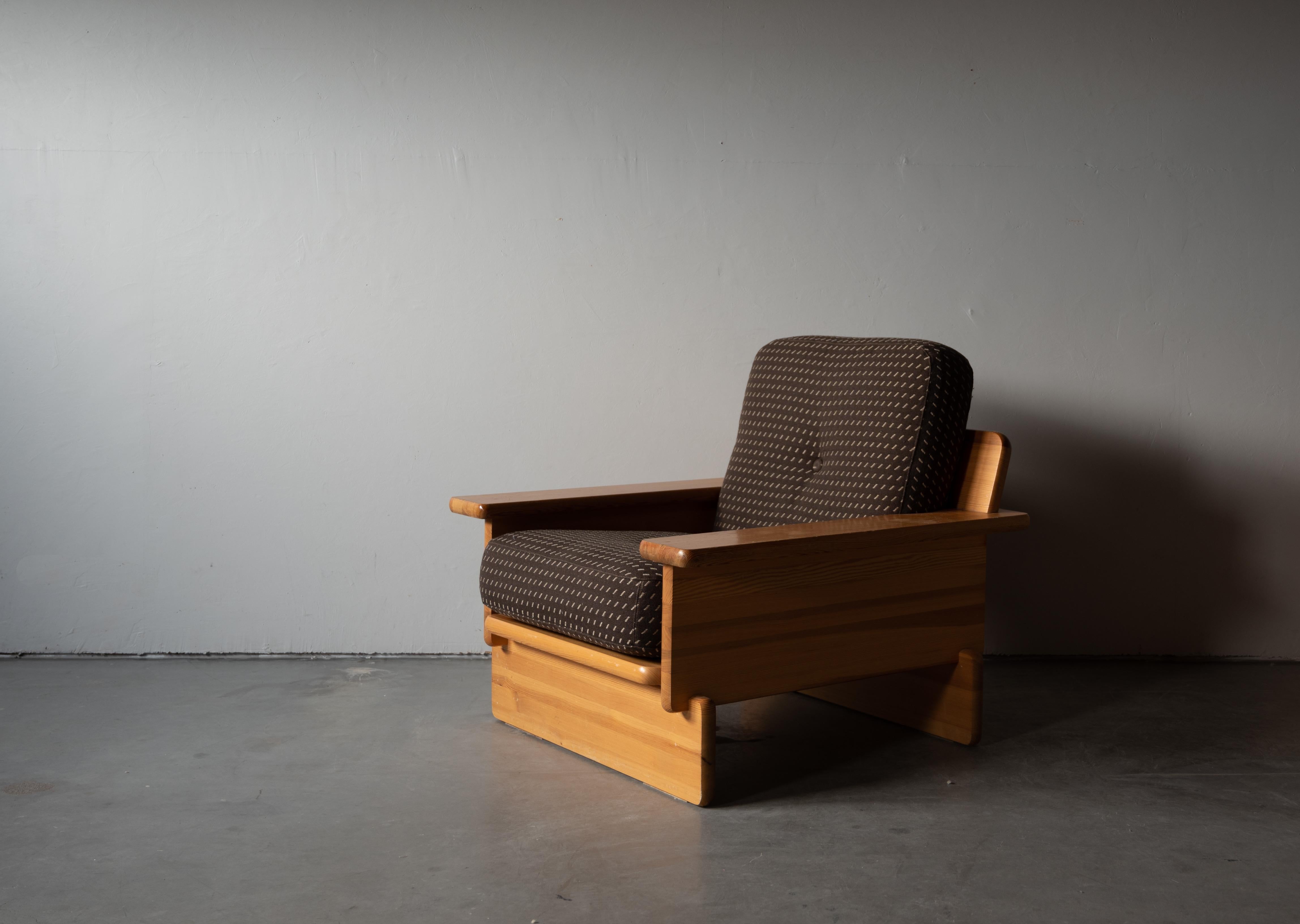 Mid-Century Modern Swedish Cabinetmaker, Lounge Chairs, Solid Pine, Brown Fabric, Finland, c. 1970s