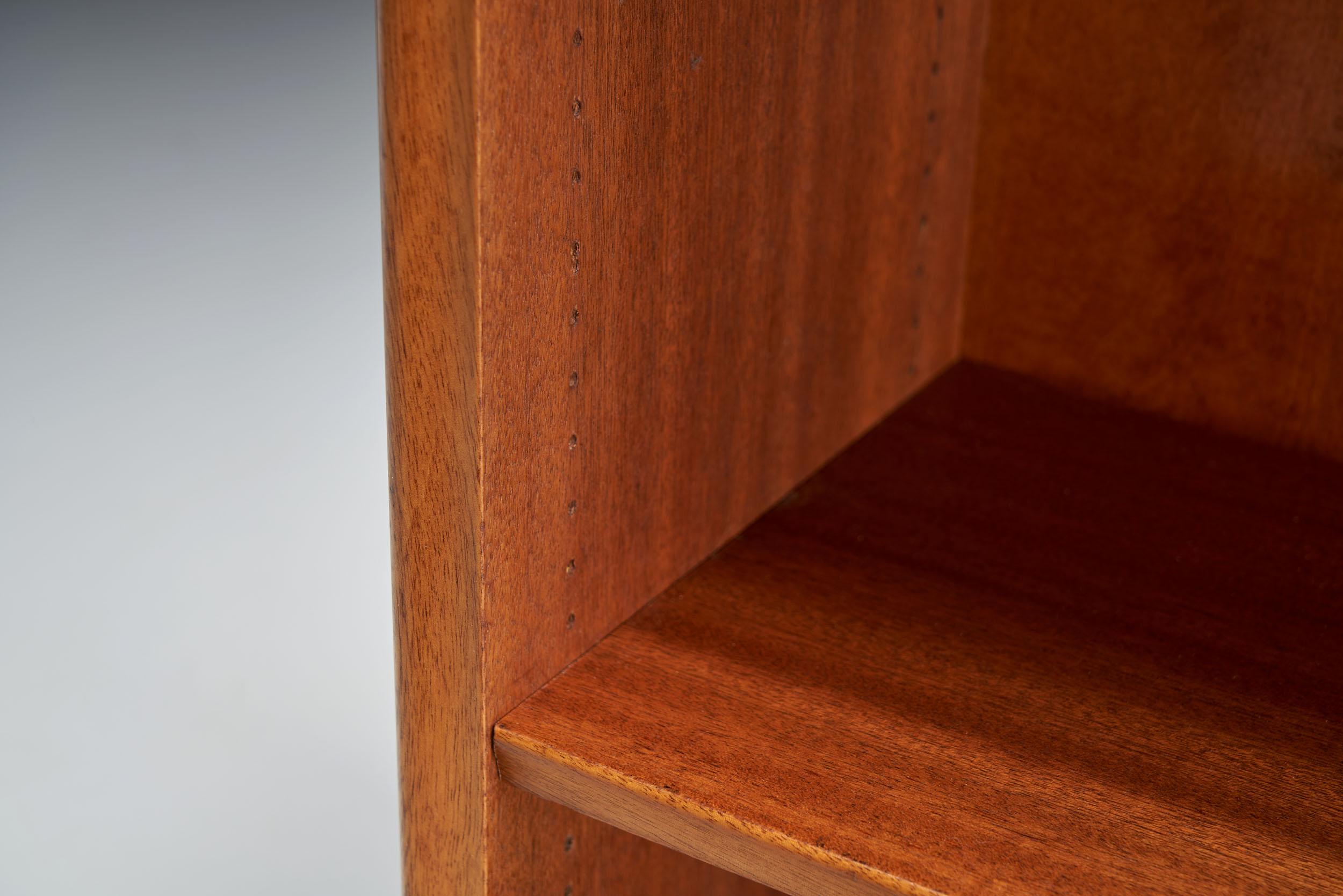 Swedish Cabinetmaker Mahogany Veneered Sideboard, Sweden, 1940s 9