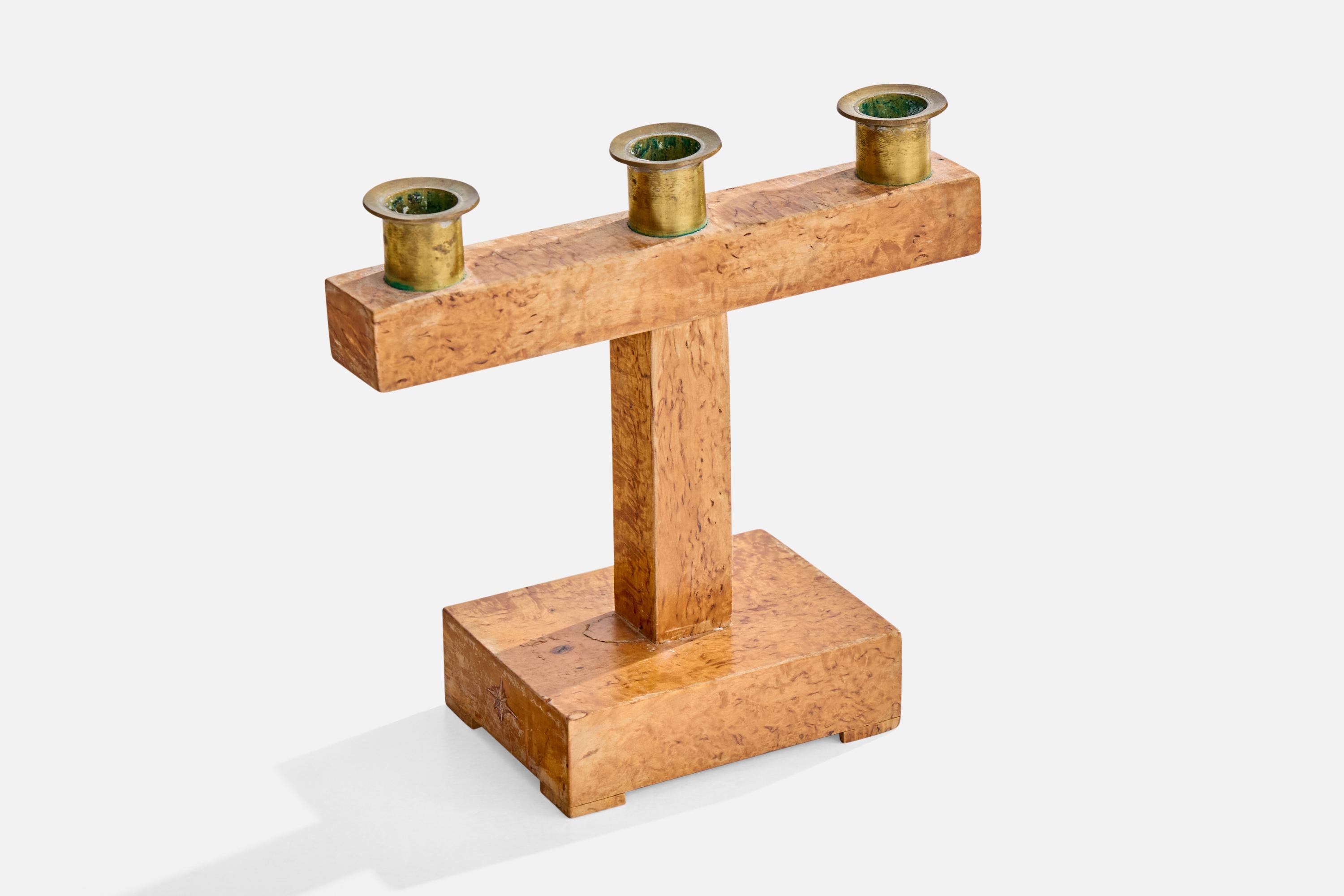 Milieu du XXe siècle Suédois, chandeliers, bouleau Masur, laiton, Suède, années 1930 en vente