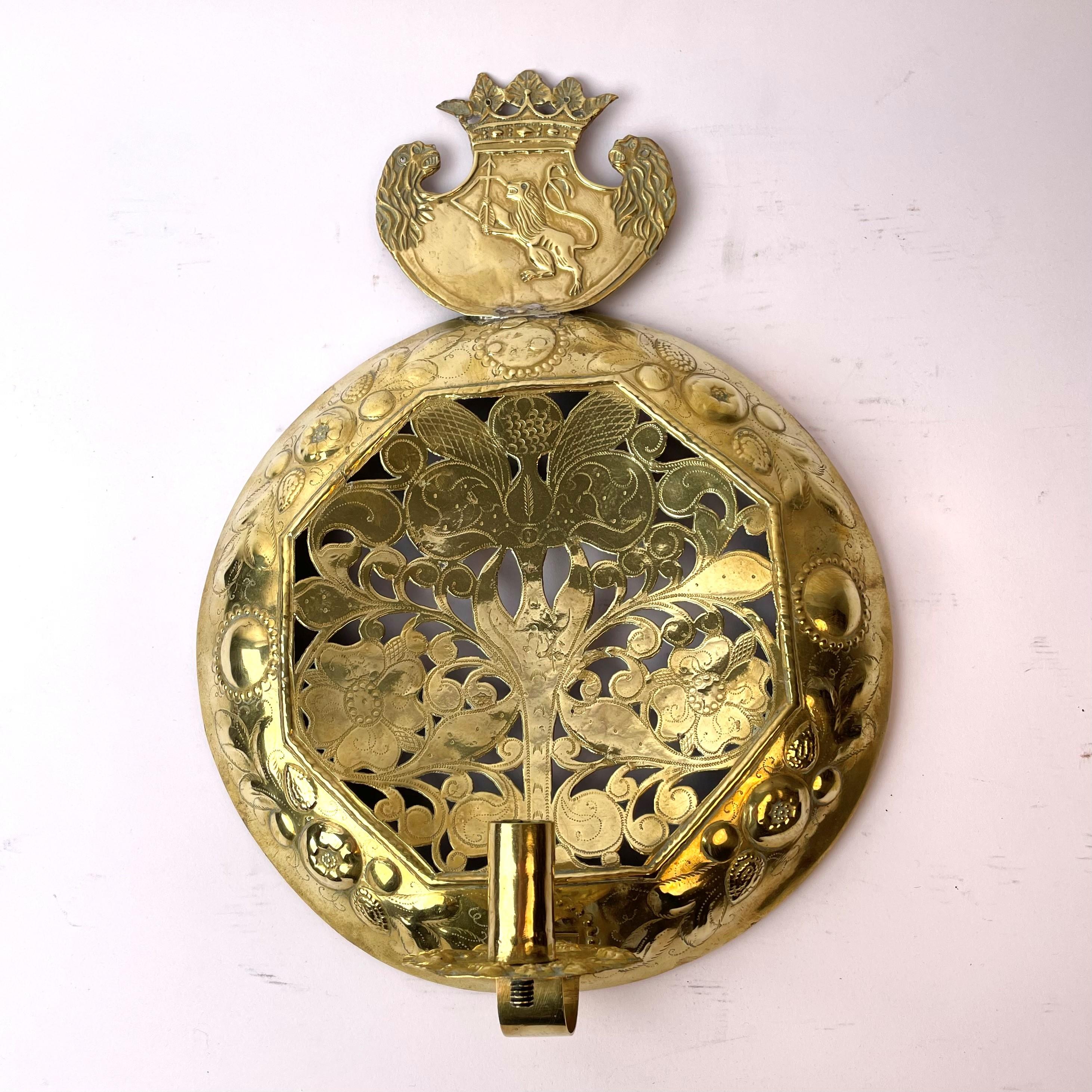 Candelabro sueco de pared, principios del siglo XVIII, con brazos de paisaje de Småland Barroco en venta
