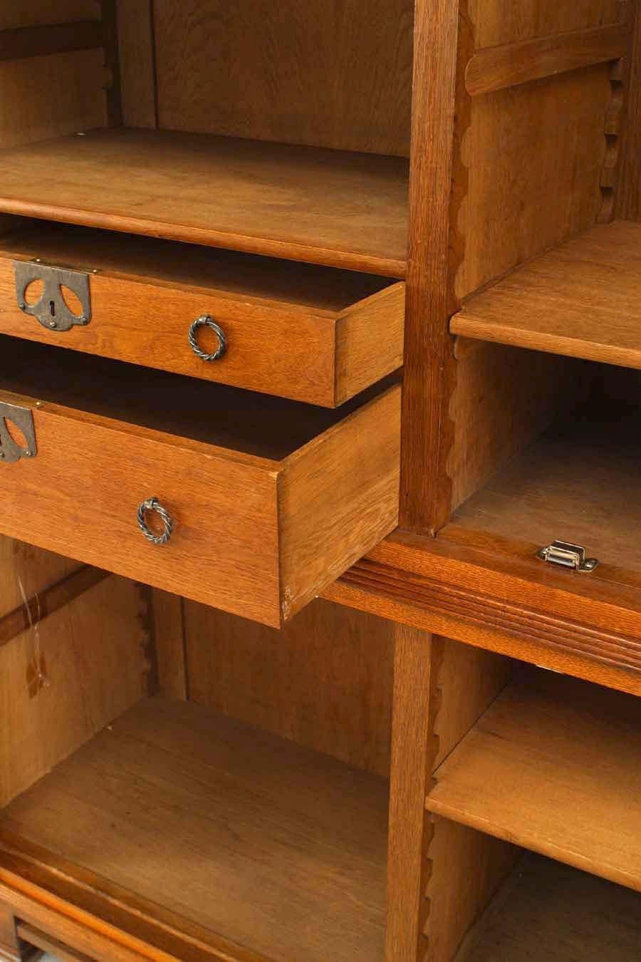 Svedese Armadio svedese Carl Westman Arts & Crafts Oak in vendita